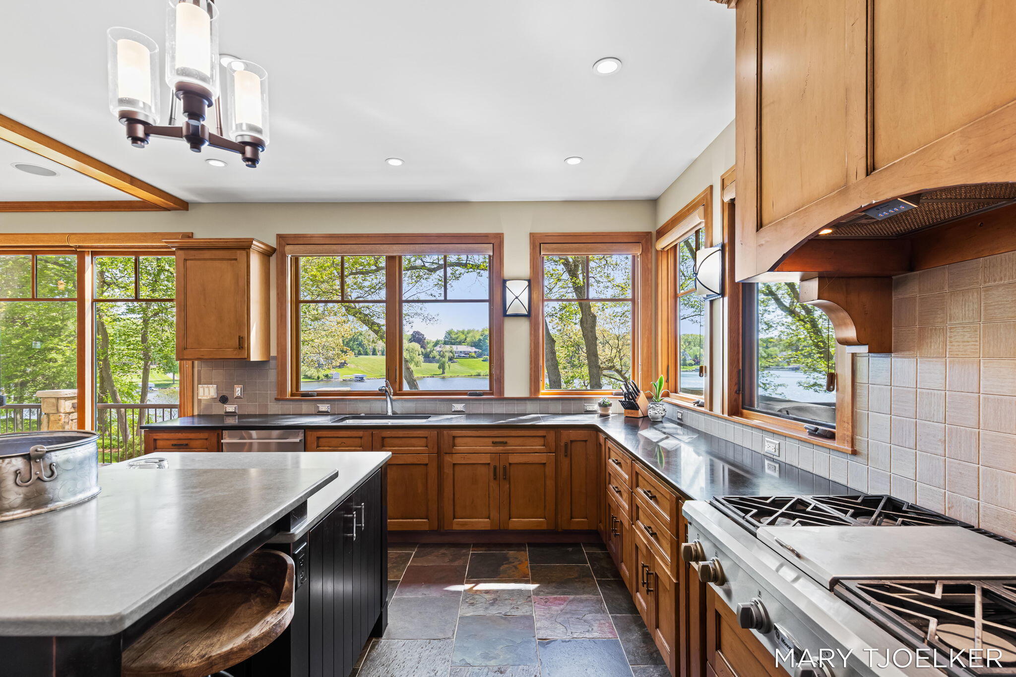 3516 Goodwood Drive SE Grand Rapids MI 49546