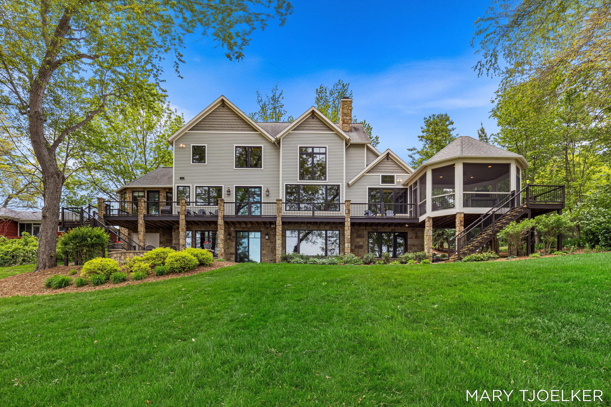 3516 Goodwood Drive SE Grand Rapids MI 49546
