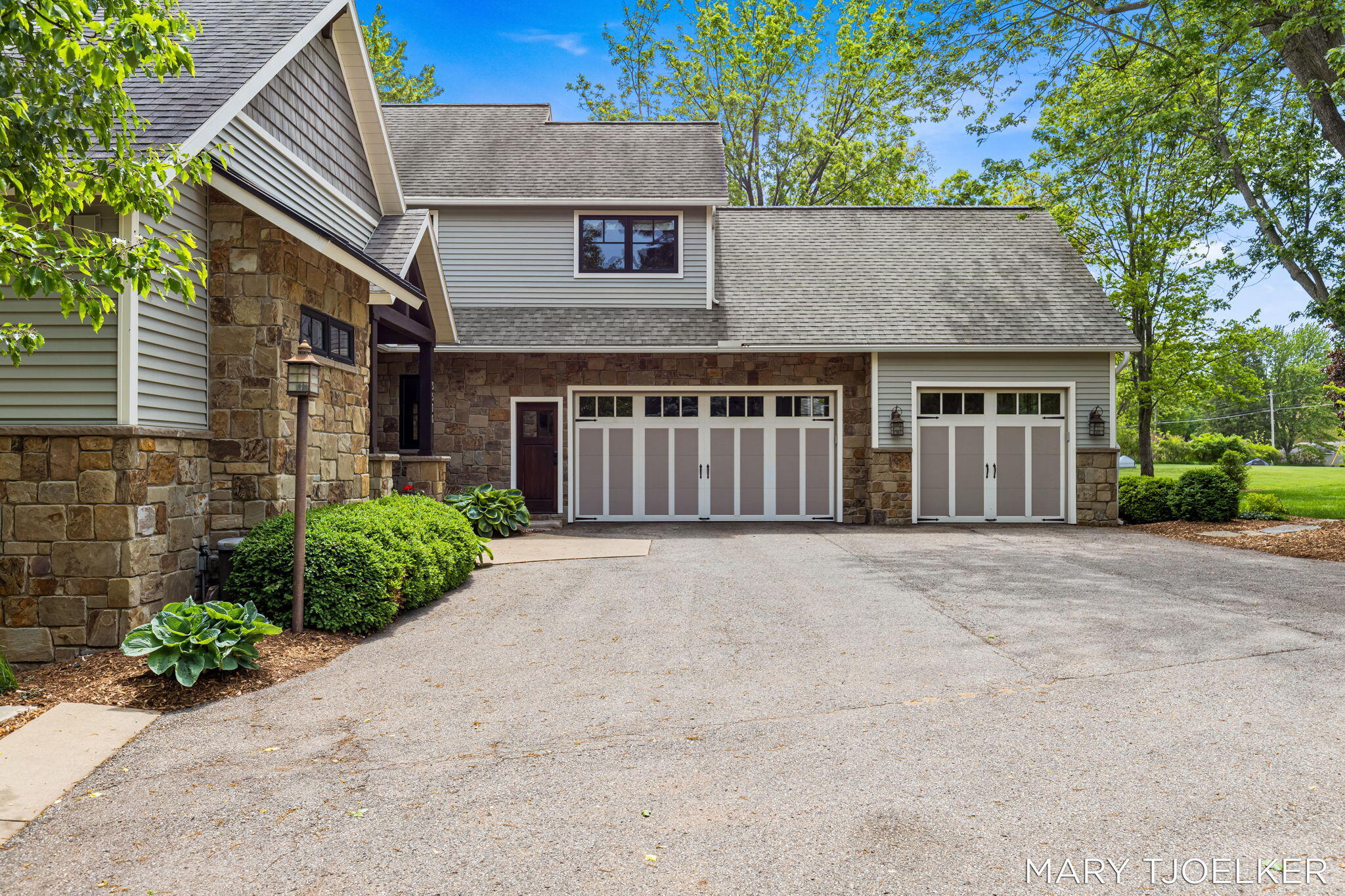 3516 Goodwood Drive SE Grand Rapids MI 49546