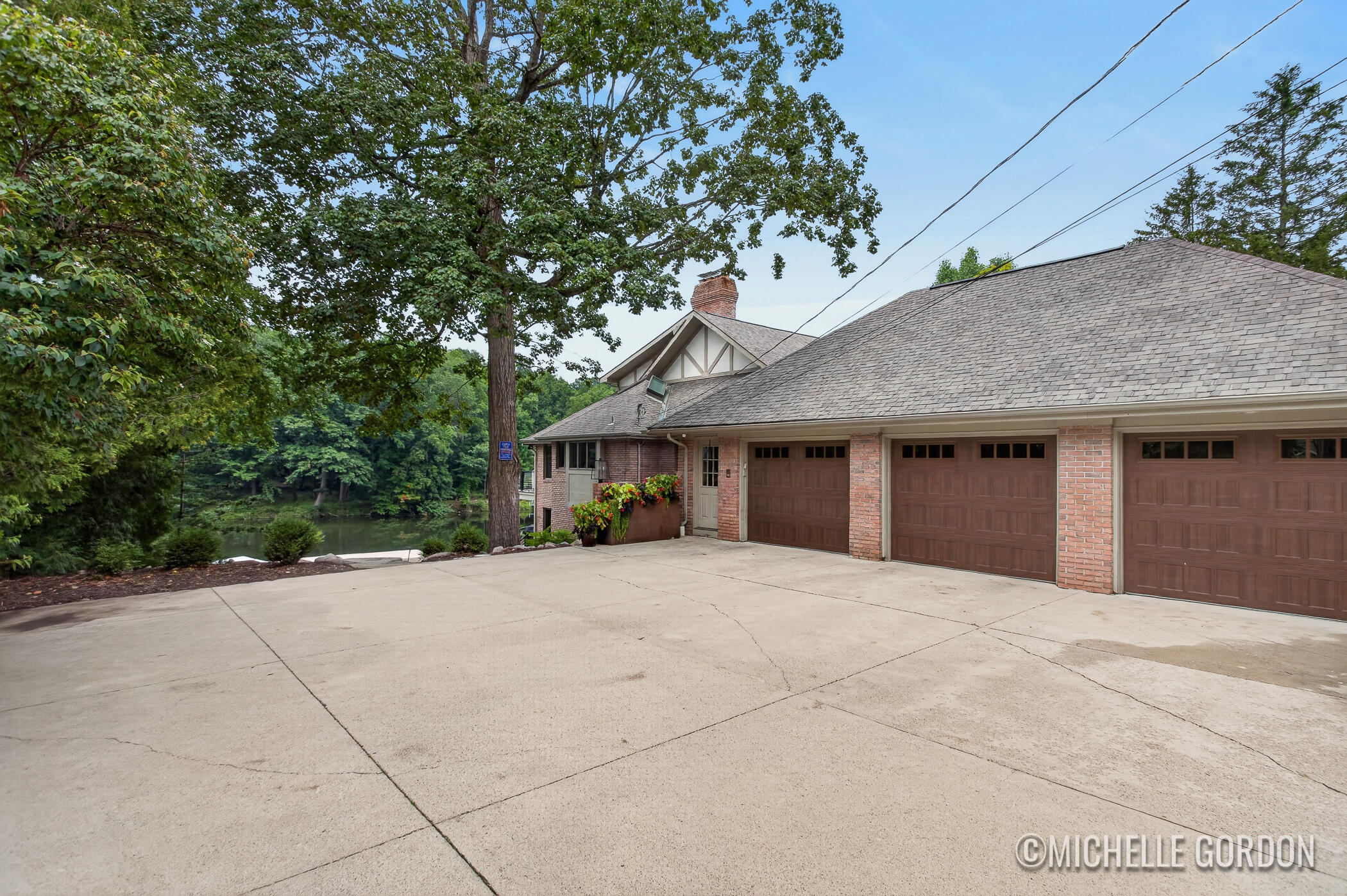 2465 Cascade Springs Drive SE Grand Rapids MI 49546
