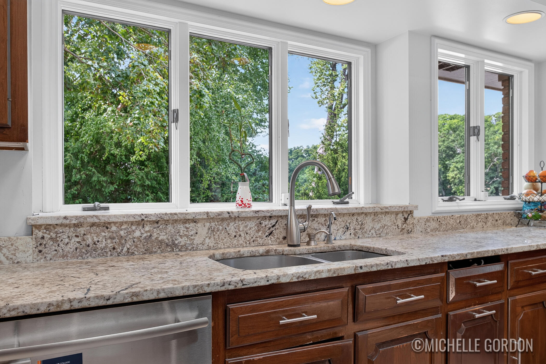 2465 Cascade Springs Drive SE Grand Rapids MI 49546