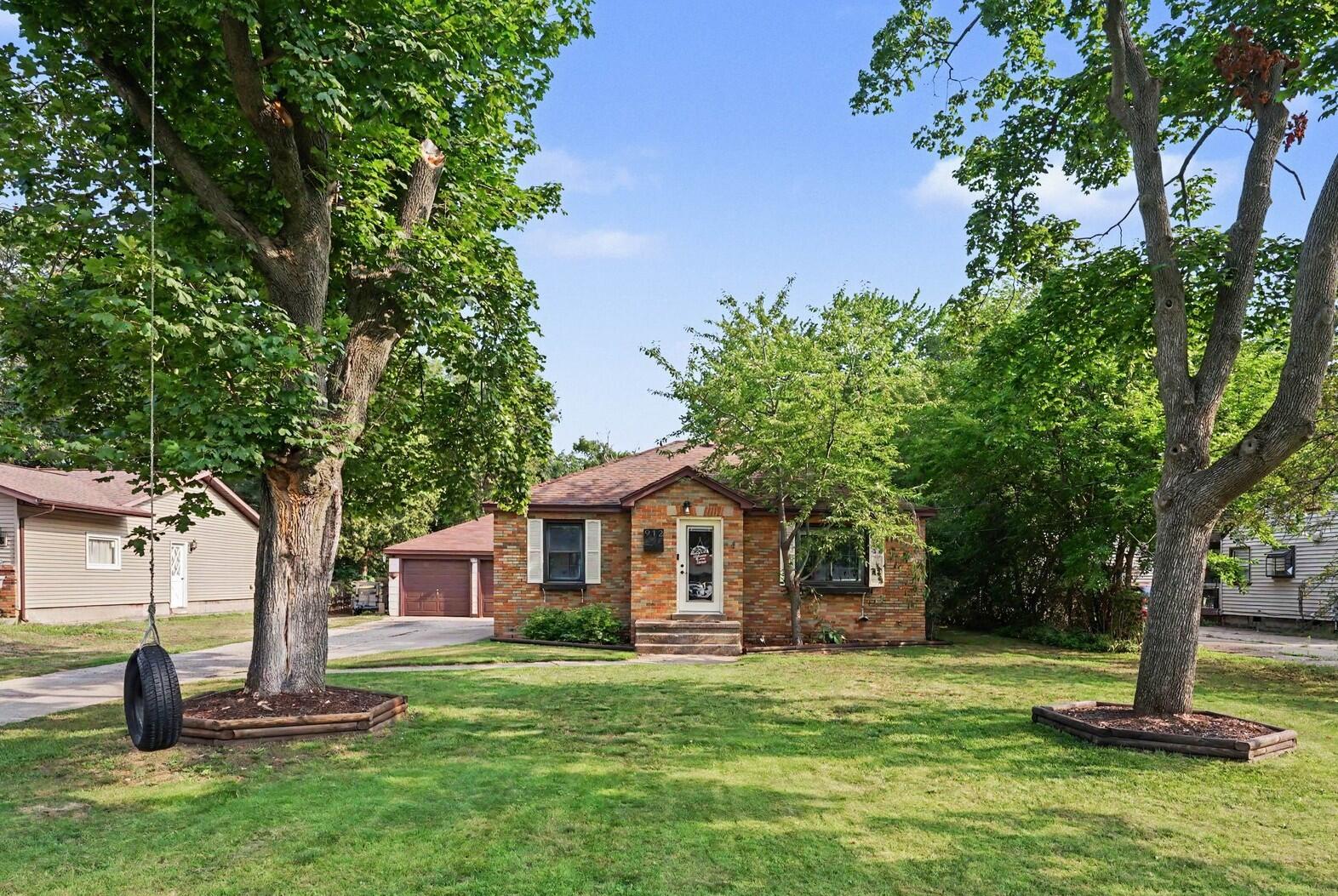 912 Wendover Boulevard Norton Shores MI 49441