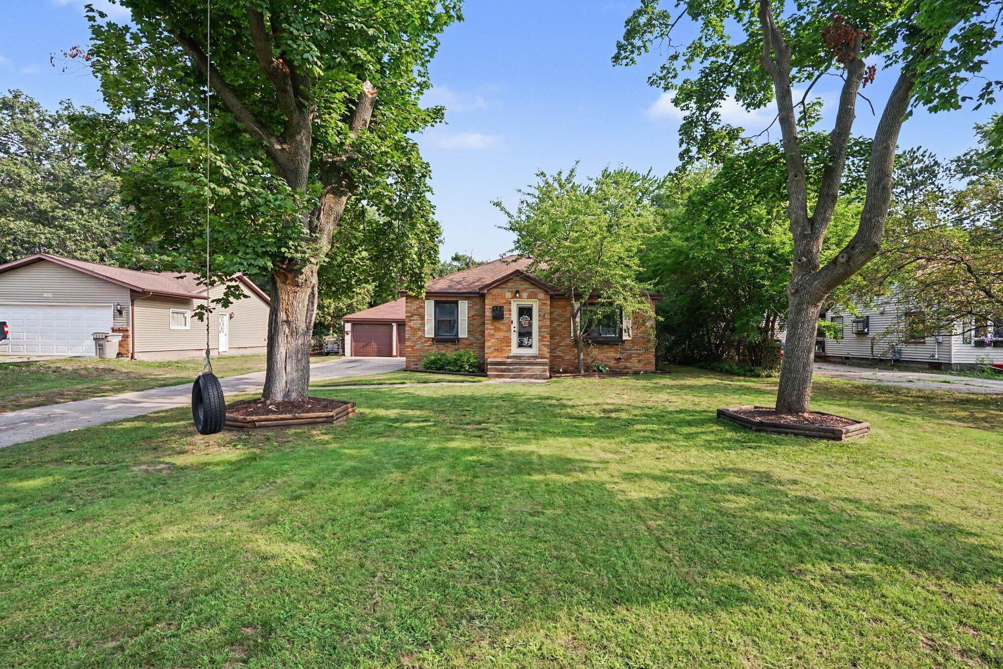 912 Wendover Boulevard Norton Shores MI 49441