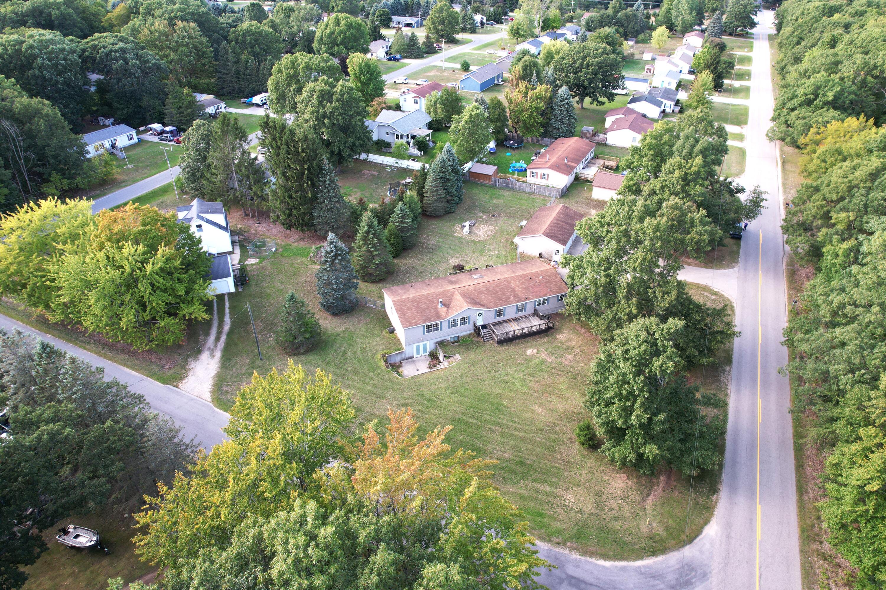 1852 N Lincoln Road Ludington MI 49431