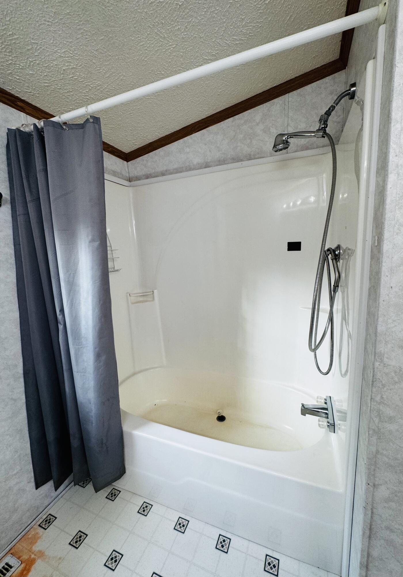 1852 N Lincoln Road Ludington MI 49431