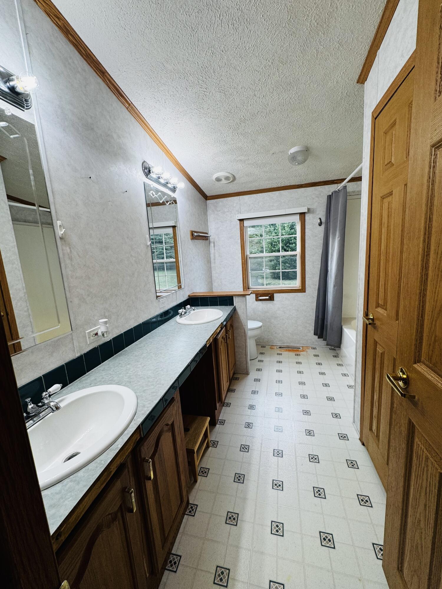 1852 N Lincoln Road Ludington MI 49431