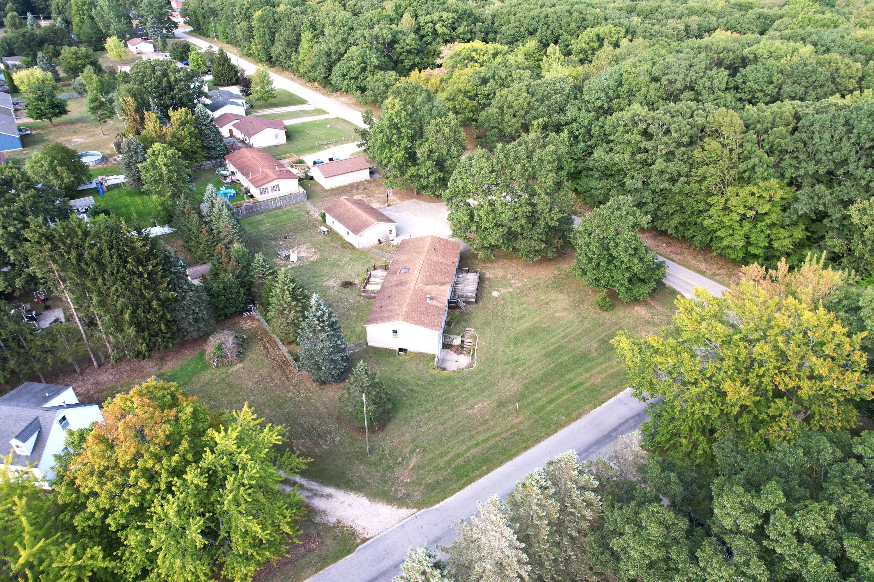 1852 N Lincoln Road Ludington MI 49431