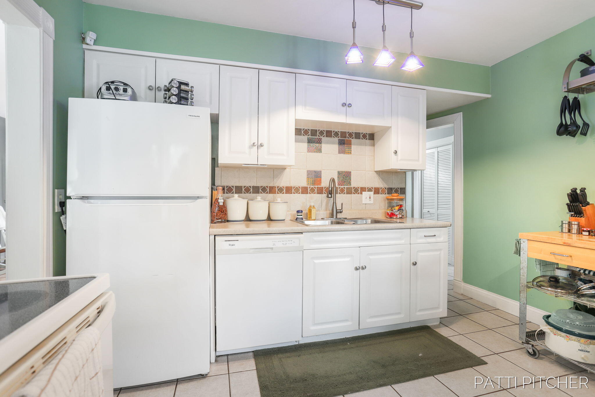 1044 E Apple Avenue Muskegon MI 49442