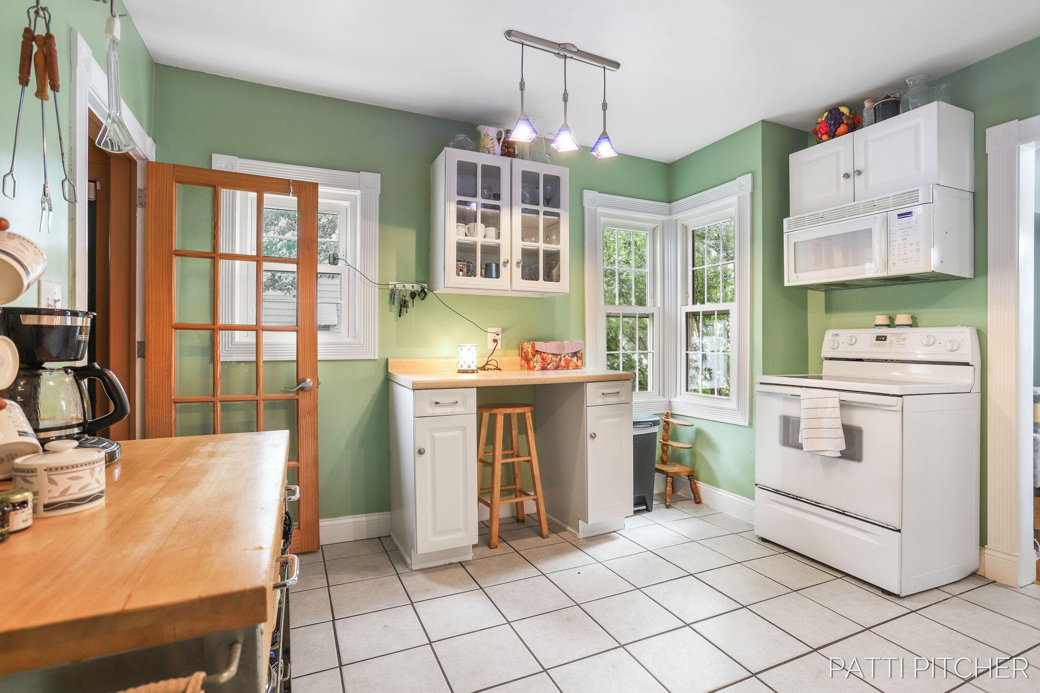 1044 E Apple Avenue Muskegon MI 49442