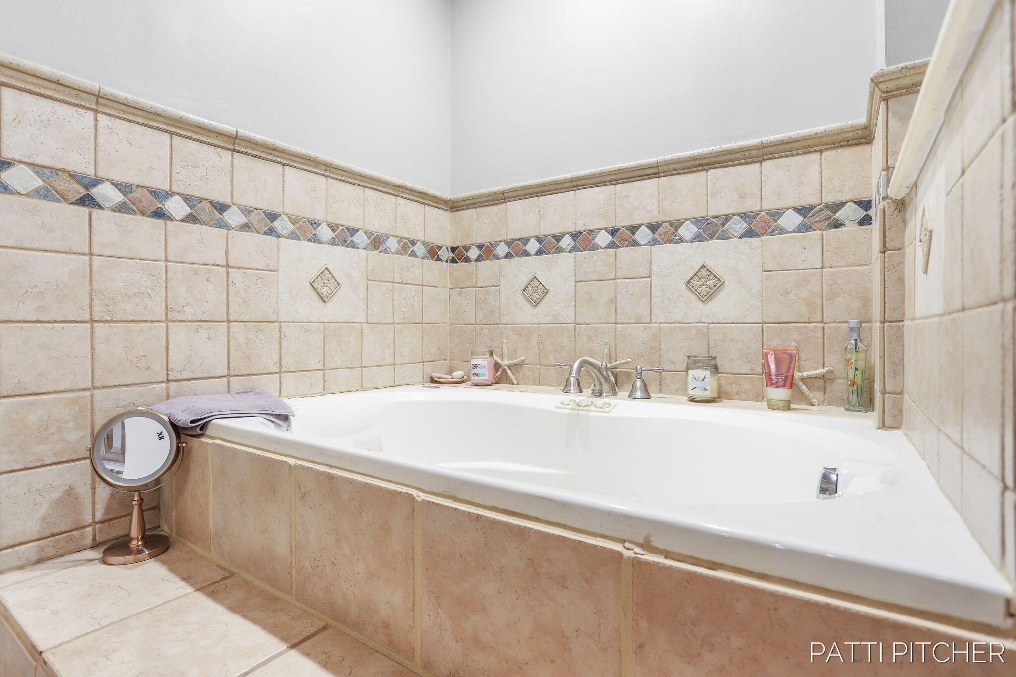 1044 E Apple Avenue Muskegon MI 49442