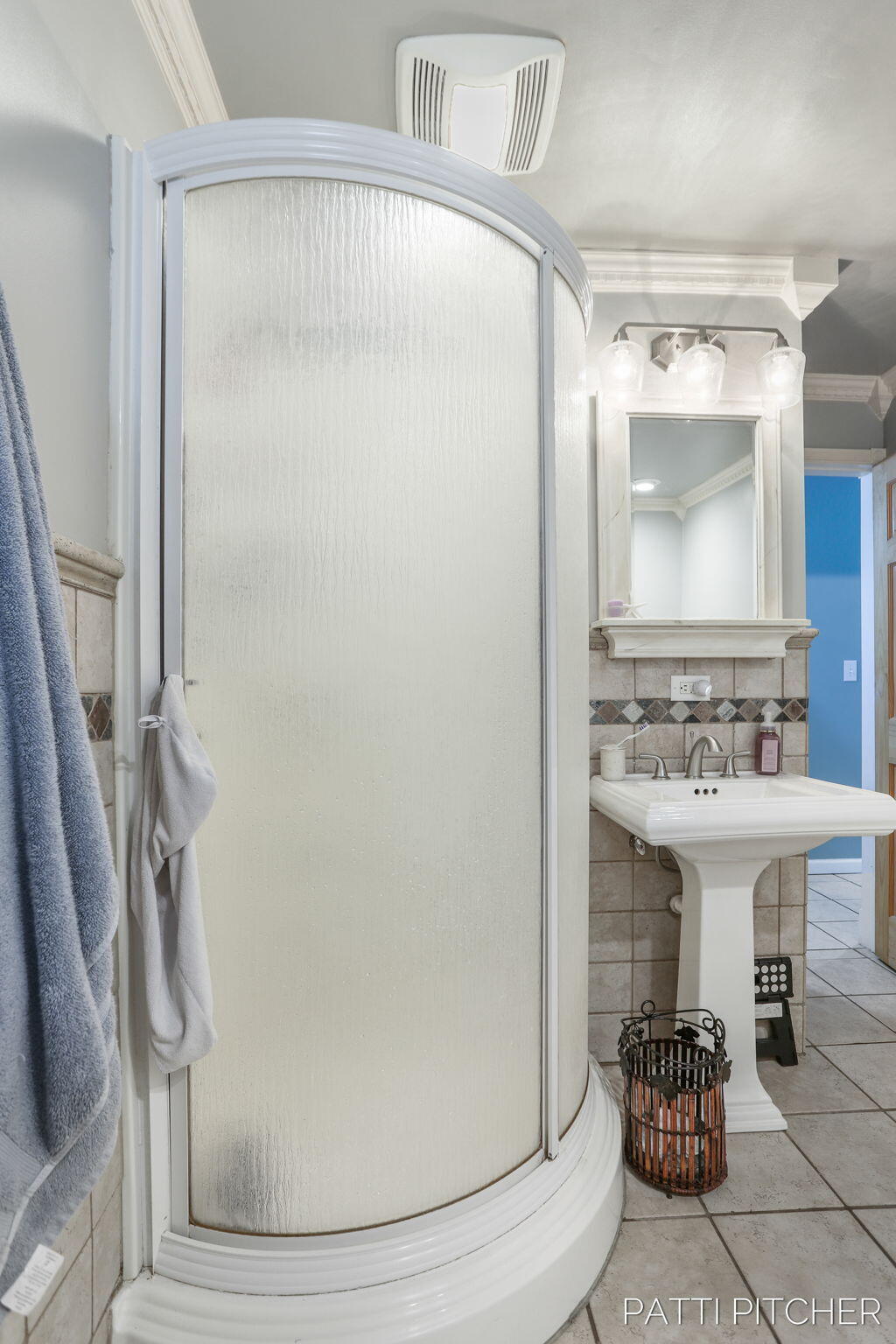 1044 E Apple Avenue Muskegon MI 49442