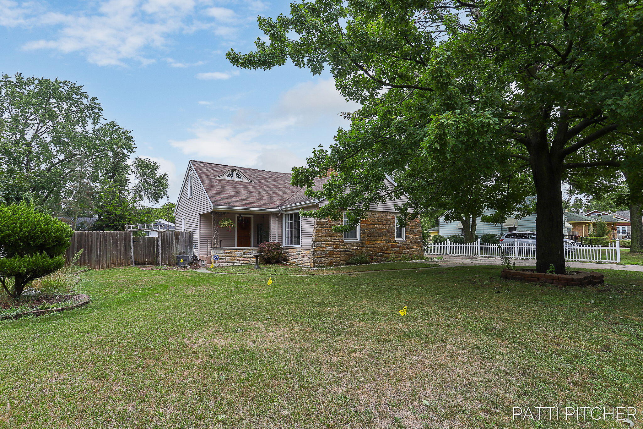 1044 E Apple Avenue Muskegon MI 49442