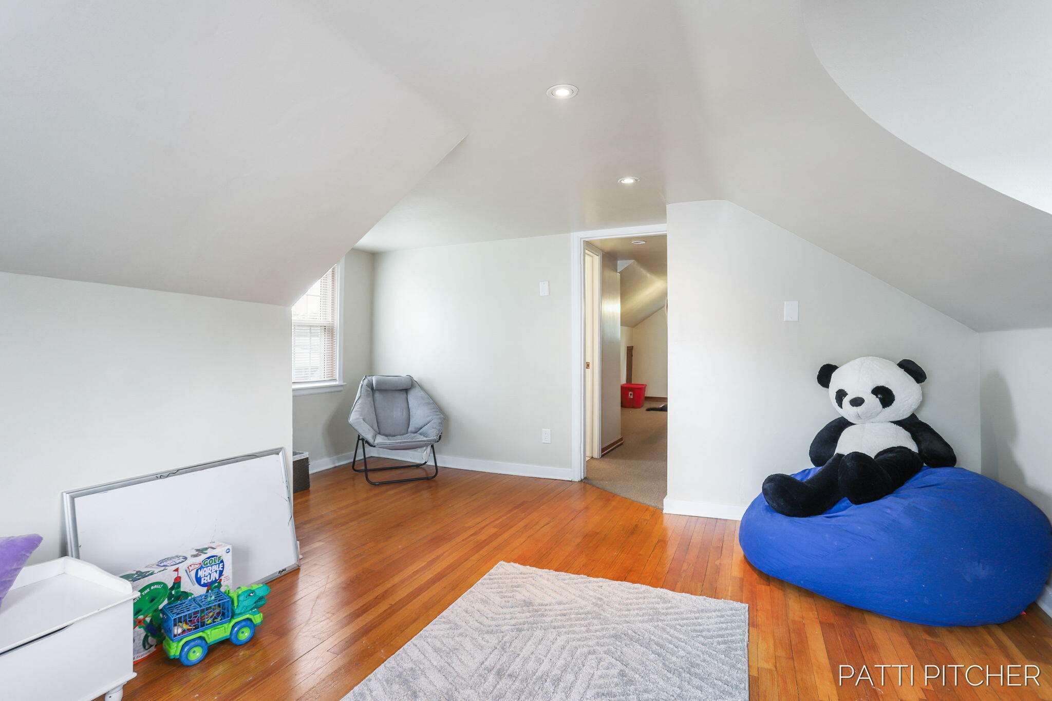 1044 E Apple Avenue Muskegon MI 49442