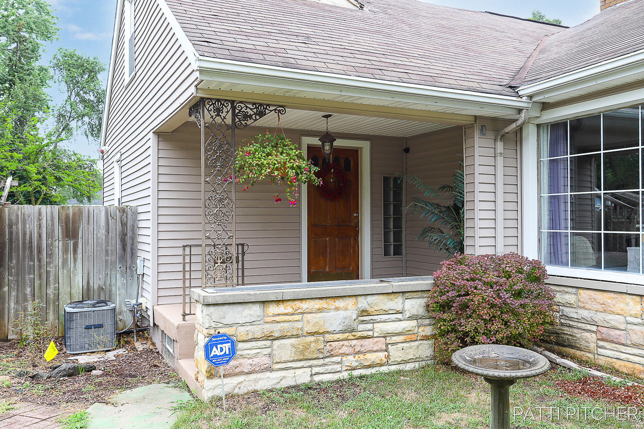 1044 E Apple Avenue Muskegon MI 49442