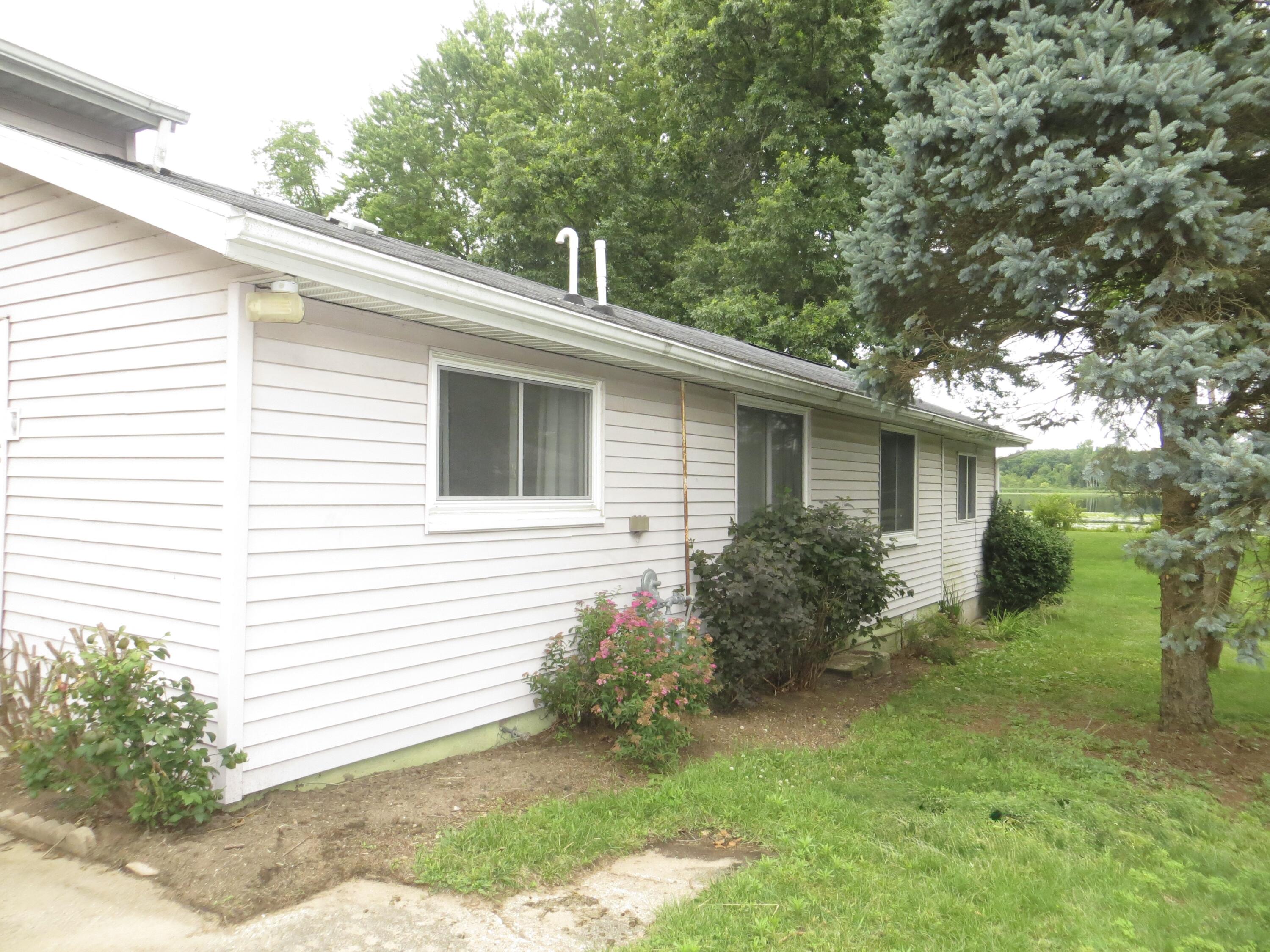 25012 Kenneth Avenue Edwardsburg MI 49112