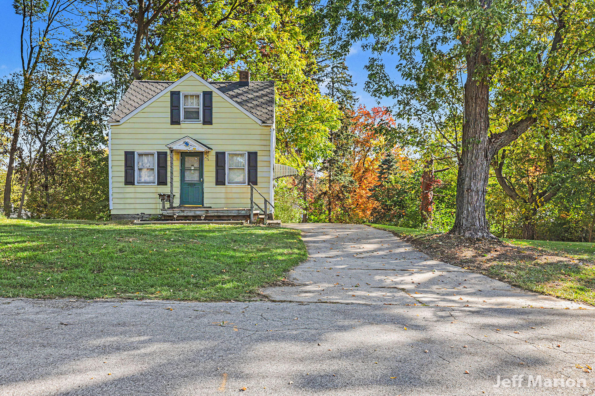 2600 Day Avenue NW Grand Rapids MI 49544