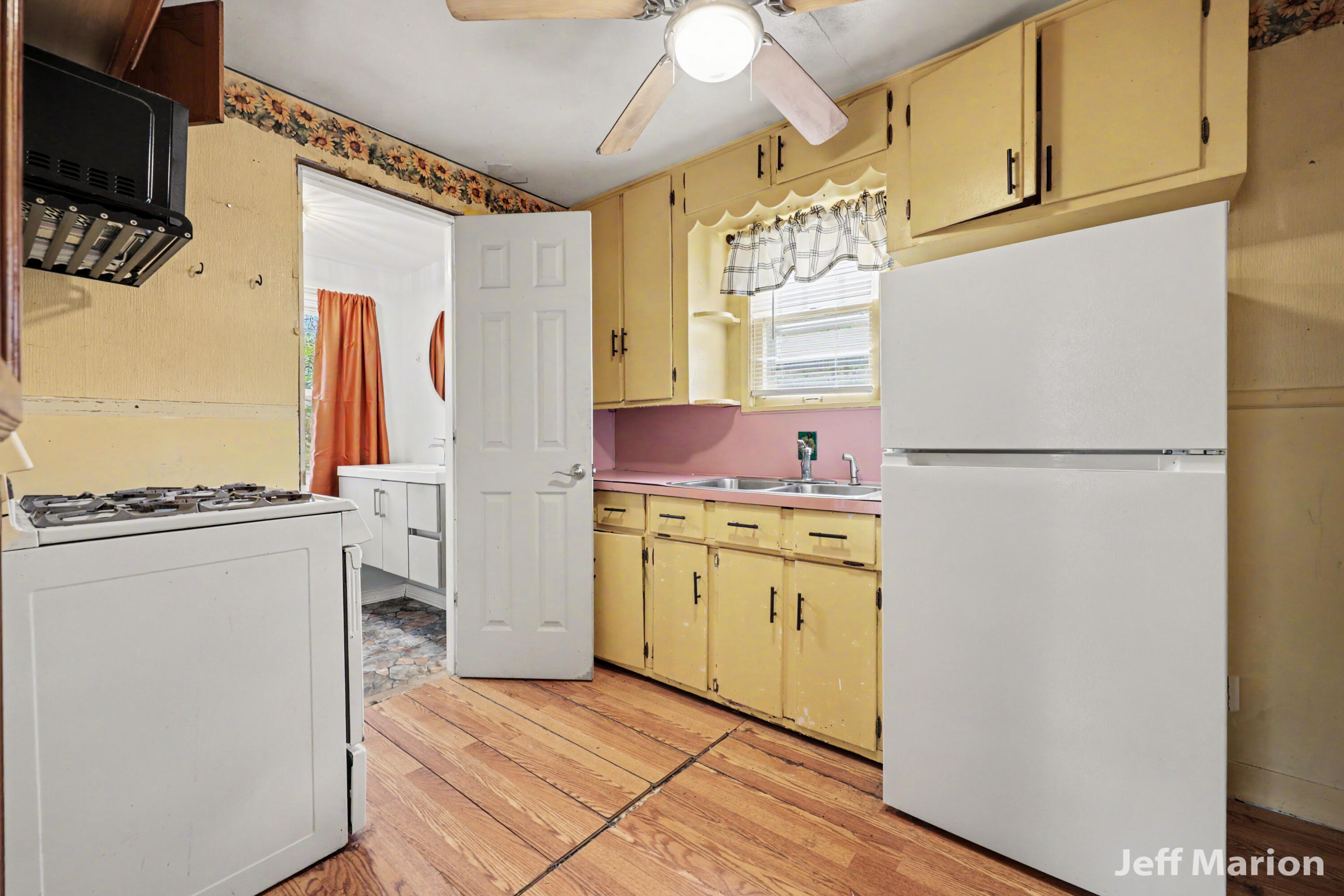 2600 Day Avenue NW Grand Rapids MI 49544
