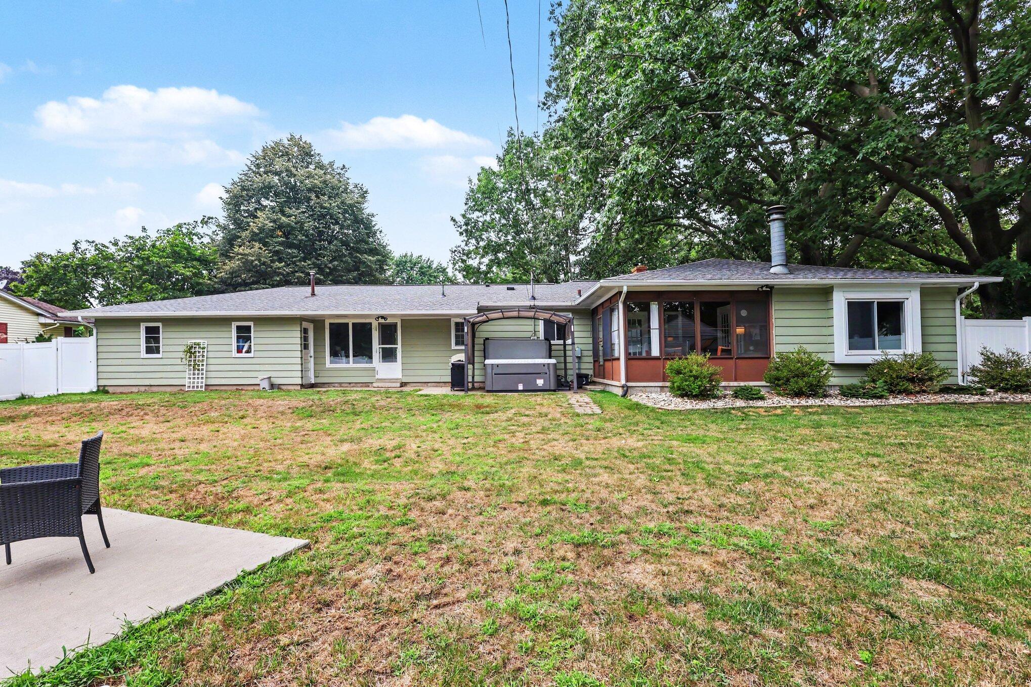 106 E 31st Street Holland MI 49423