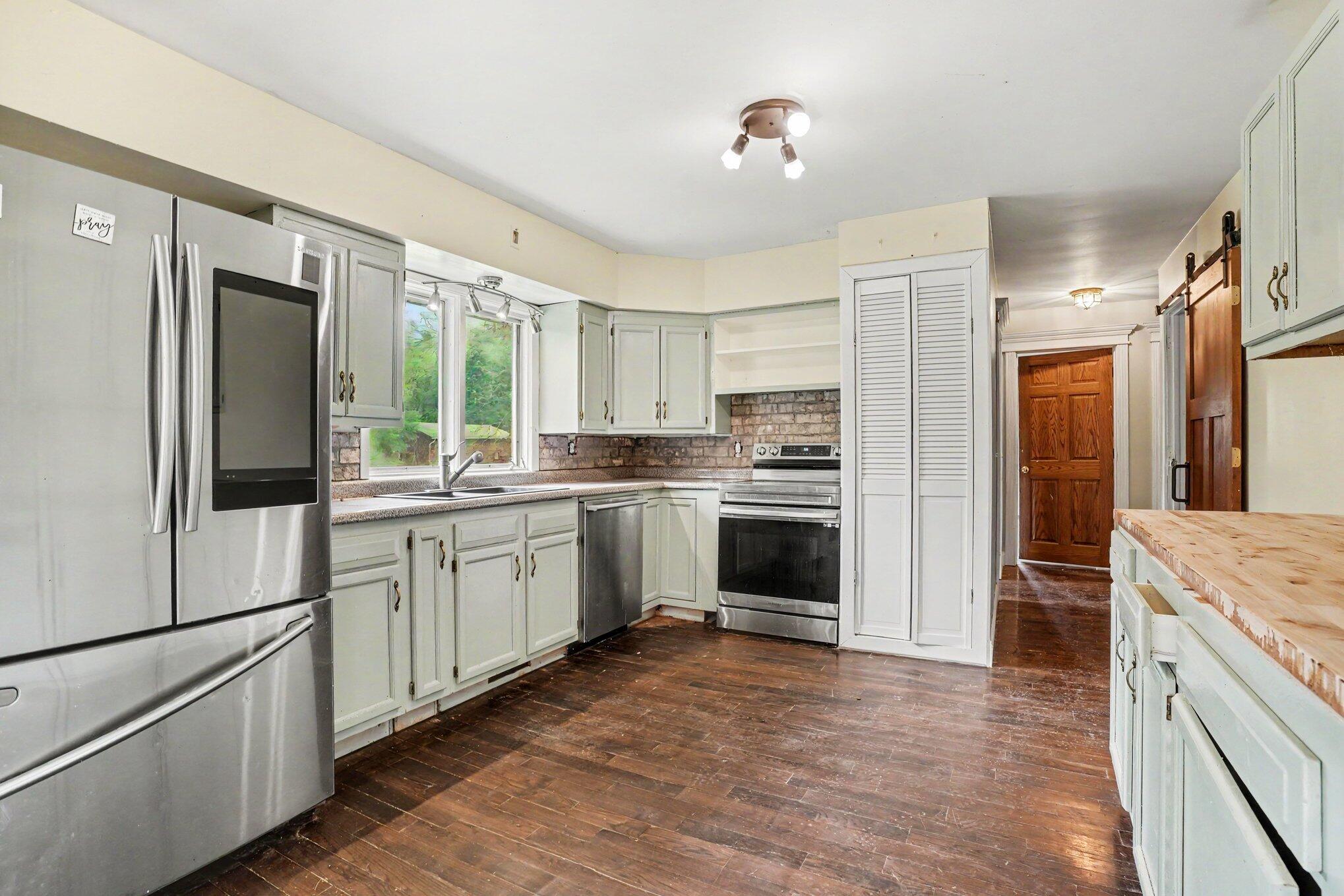 5712 N 24th Street Kalamazoo MI 49004