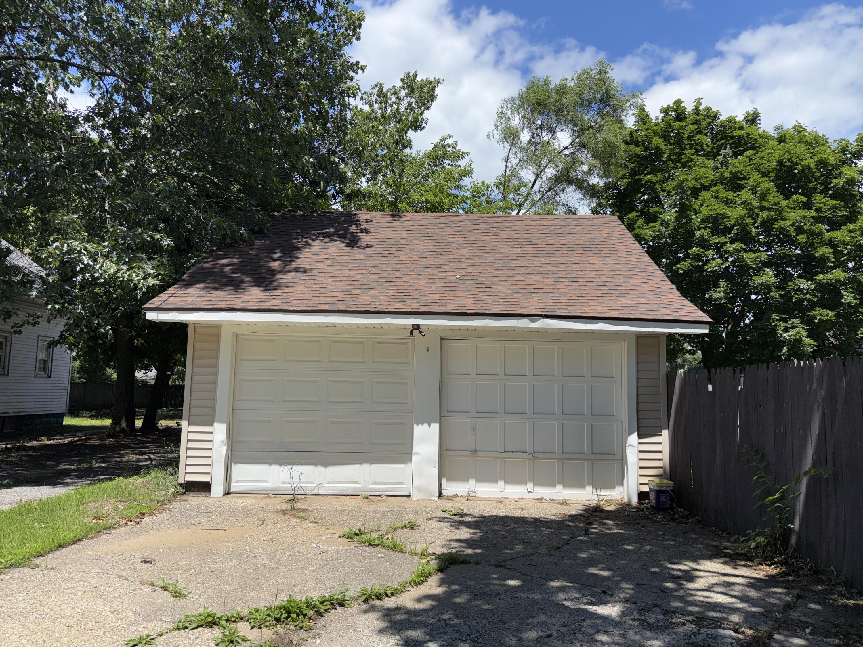 1607 6th Street Muskegon MI 49441