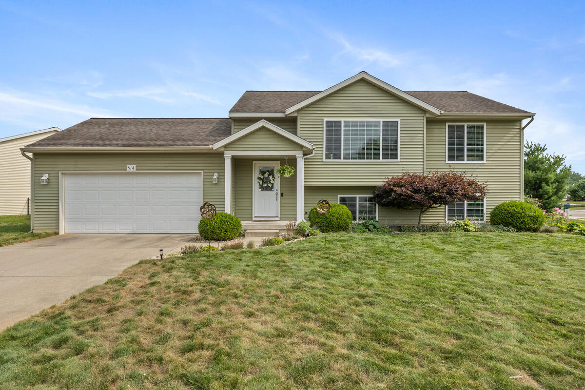 514 Clear Wood Drive SE Grand Rapids MI 49548