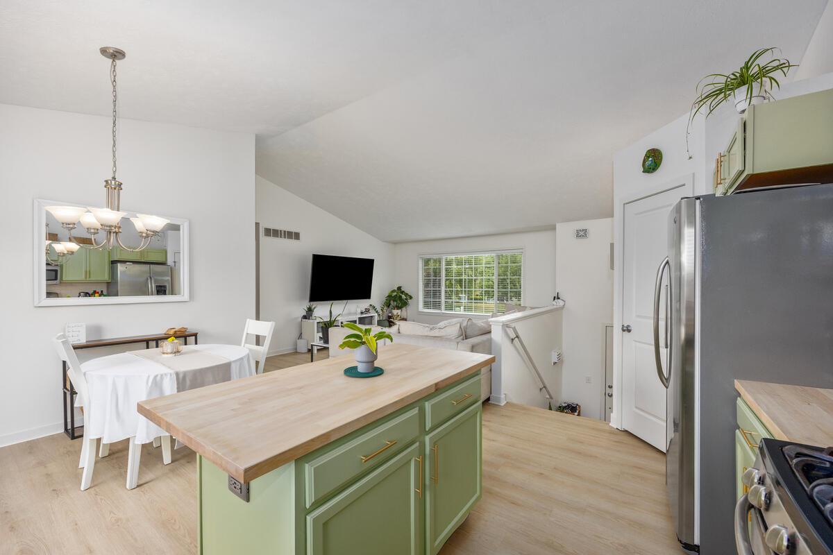 514 Clear Wood Drive SE Grand Rapids MI 49548