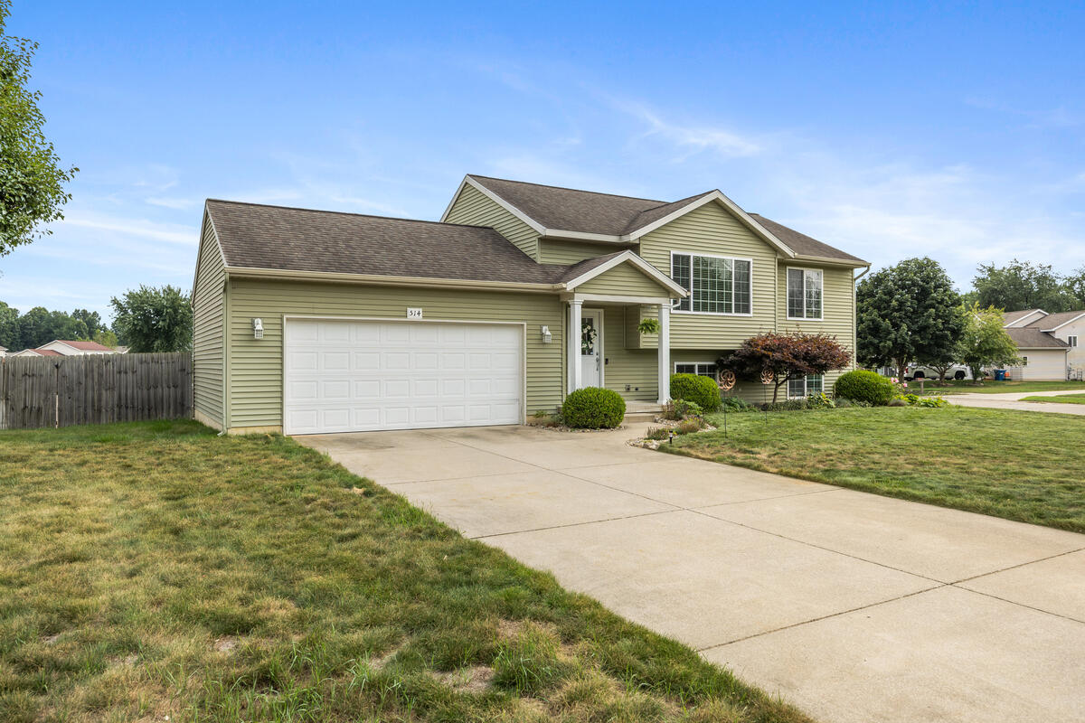514 Clear Wood Drive SE Grand Rapids MI 49548