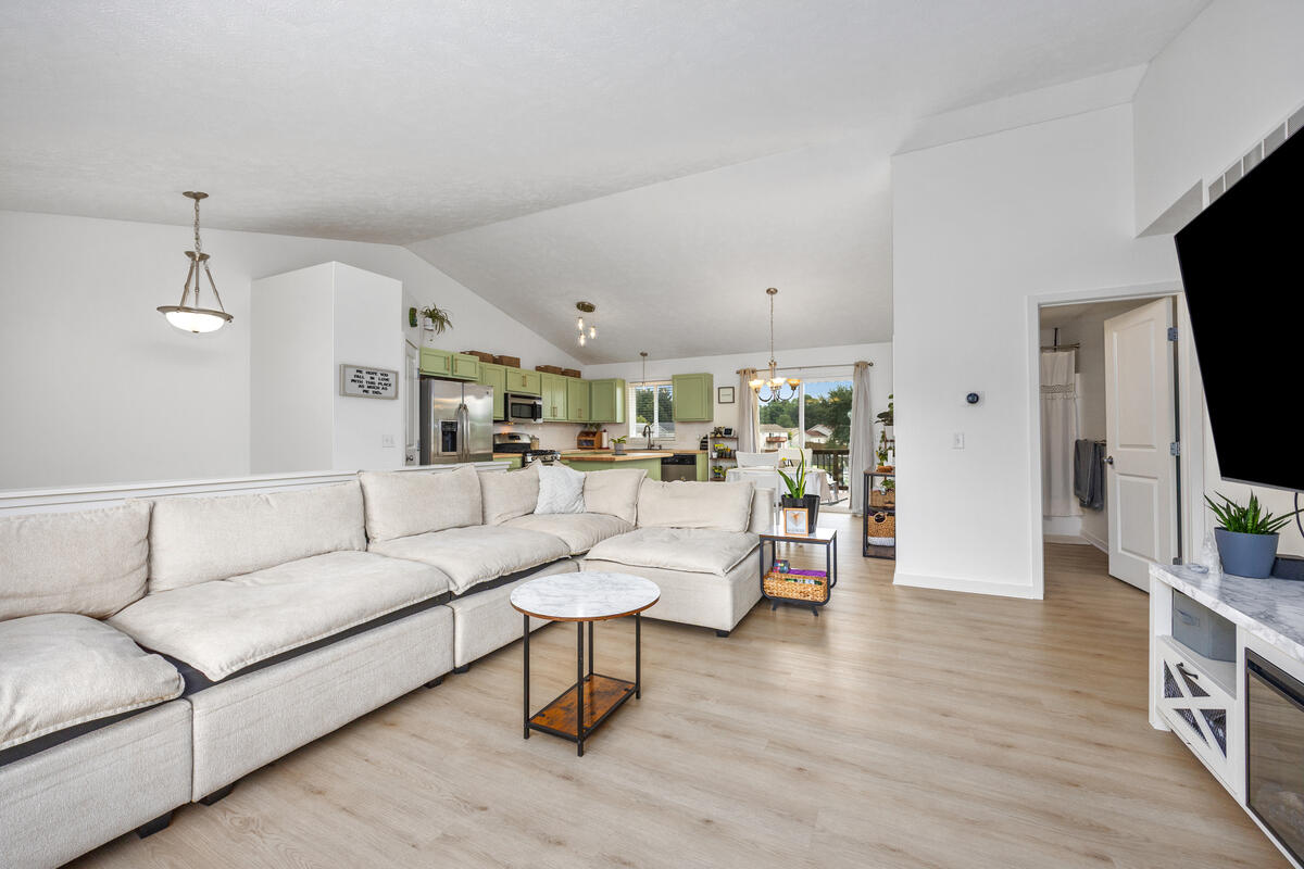 514 Clear Wood Drive SE Grand Rapids MI 49548