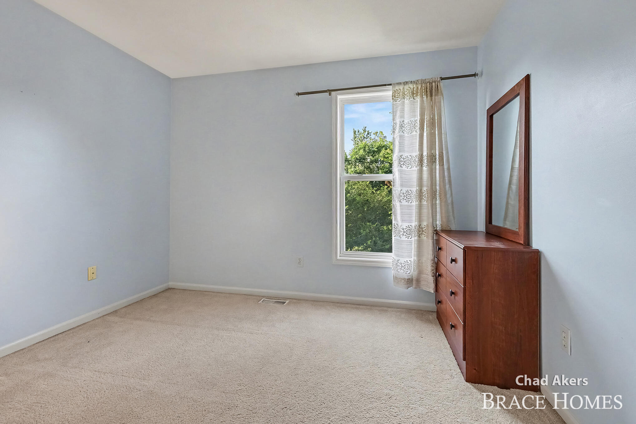 2022 Friesian Court NE Grand Rapids MI 49505