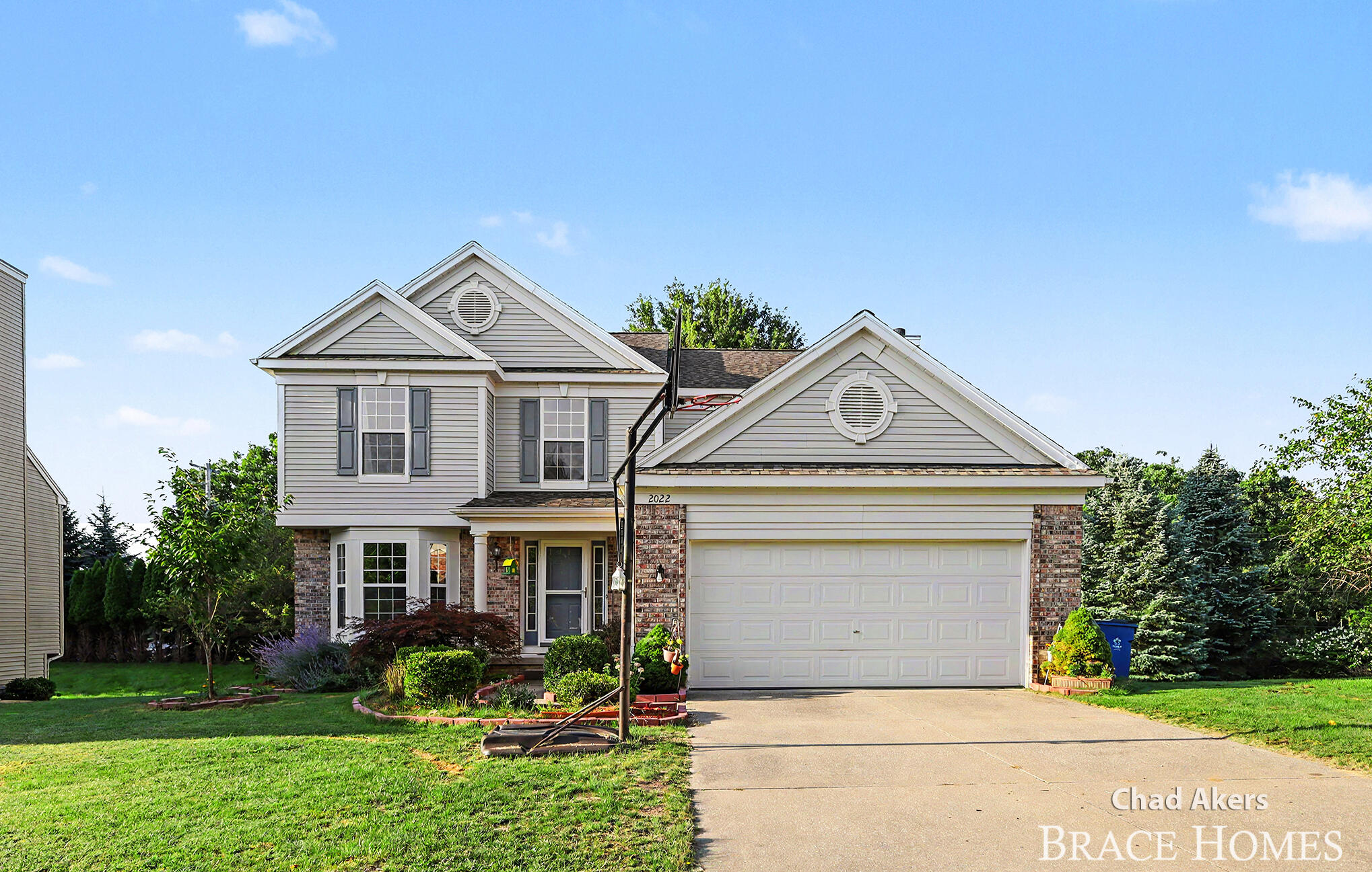 2022 Friesian Court NE Grand Rapids MI 49505
