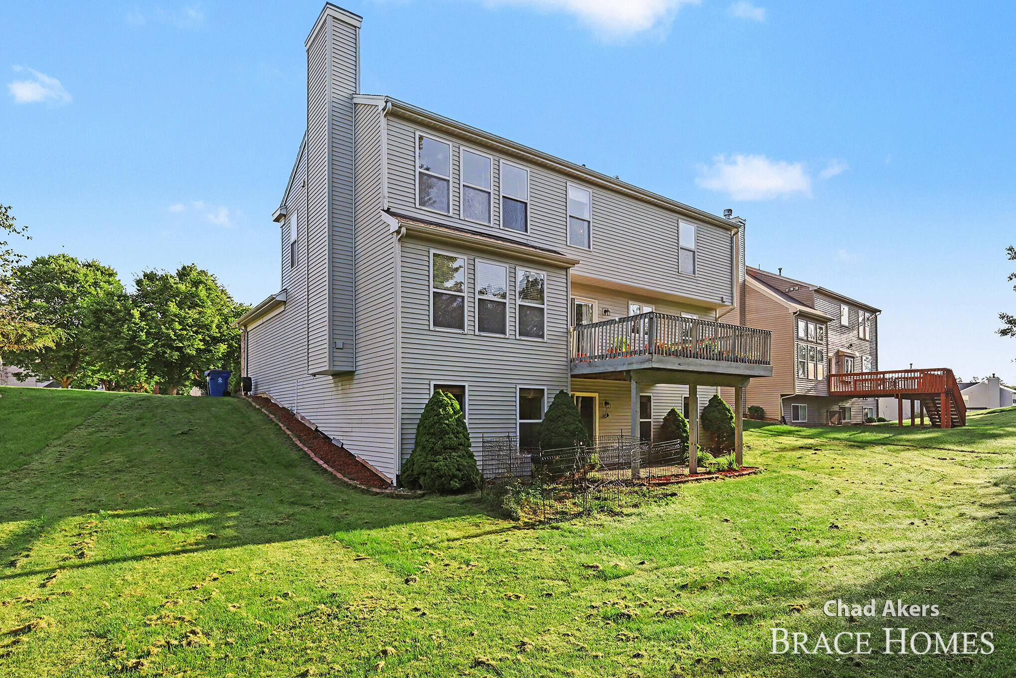 2022 Friesian Court NE Grand Rapids MI 49505