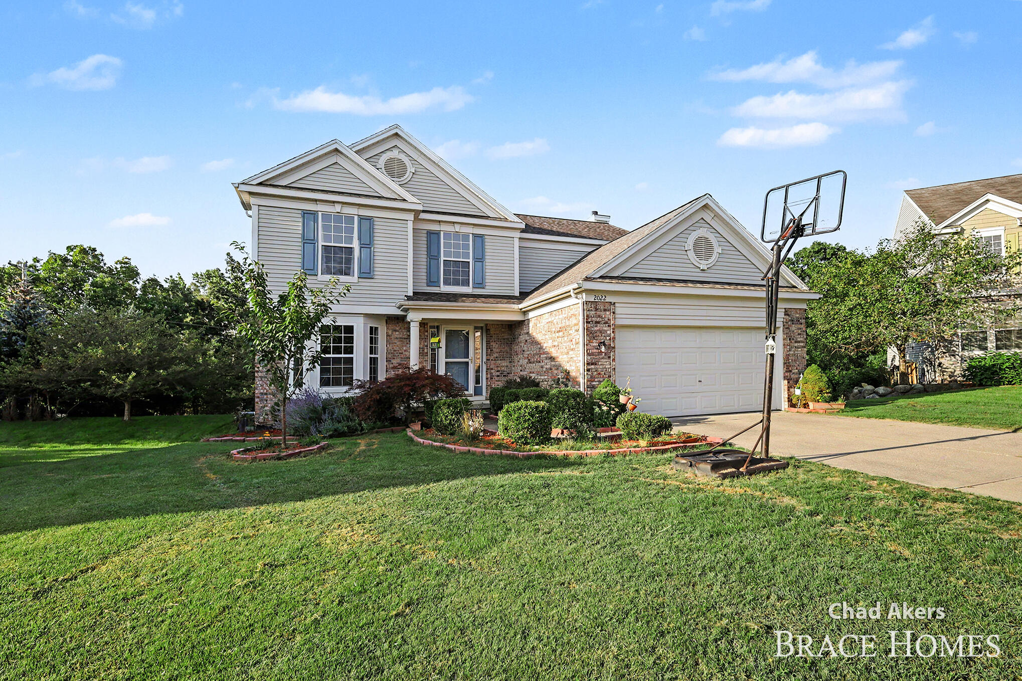 2022 Friesian Court NE Grand Rapids MI 49505