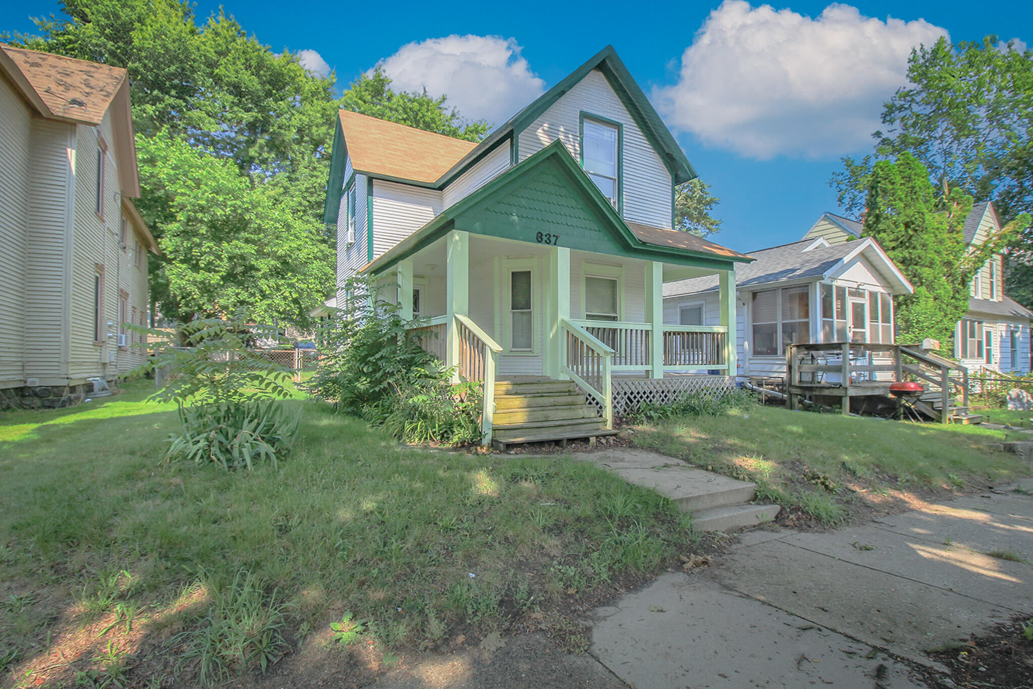 637 Prospect Avenue NE Grand Rapids MI 49503