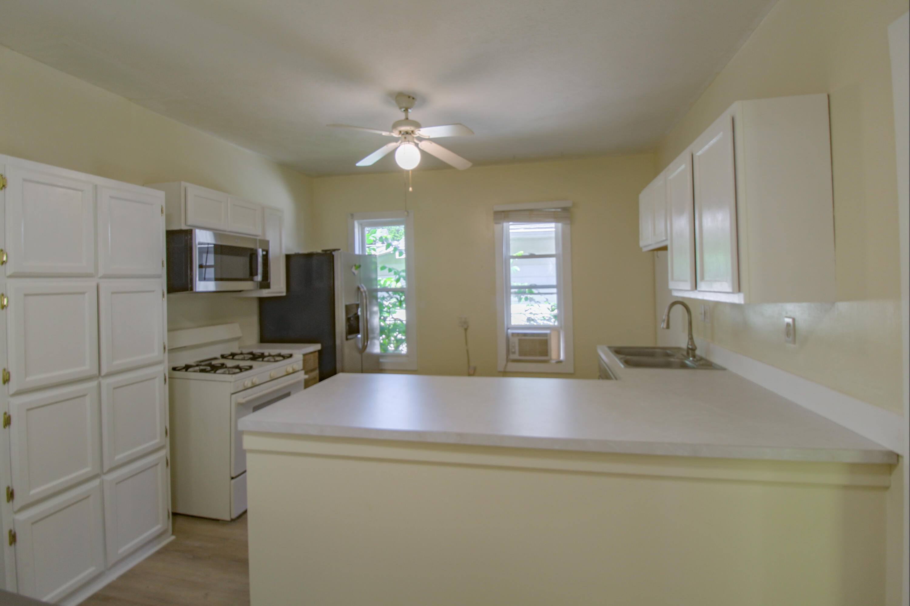 637 Prospect Avenue NE Grand Rapids MI 49503