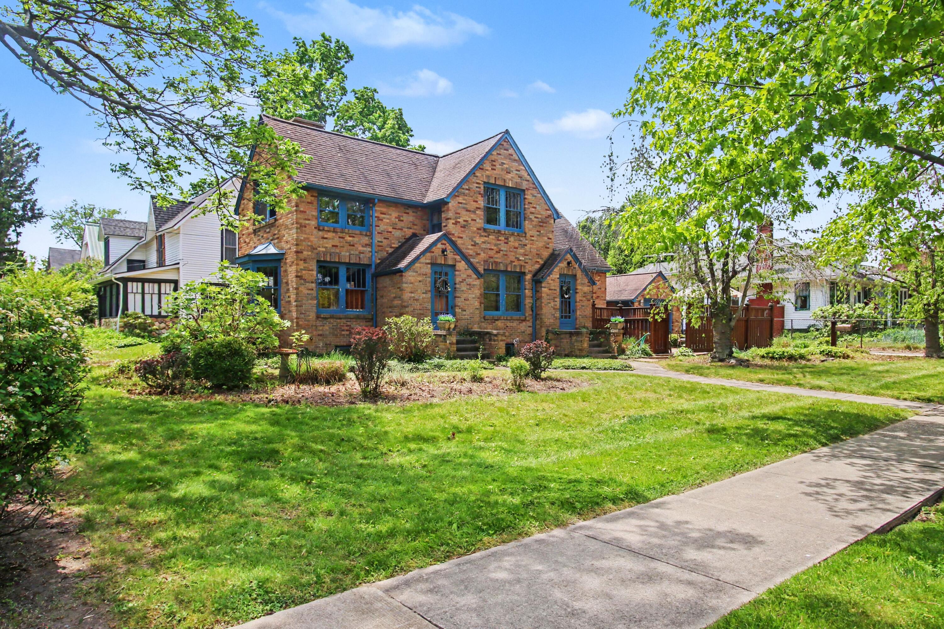 334 Van Buren Street South Haven MI 49090