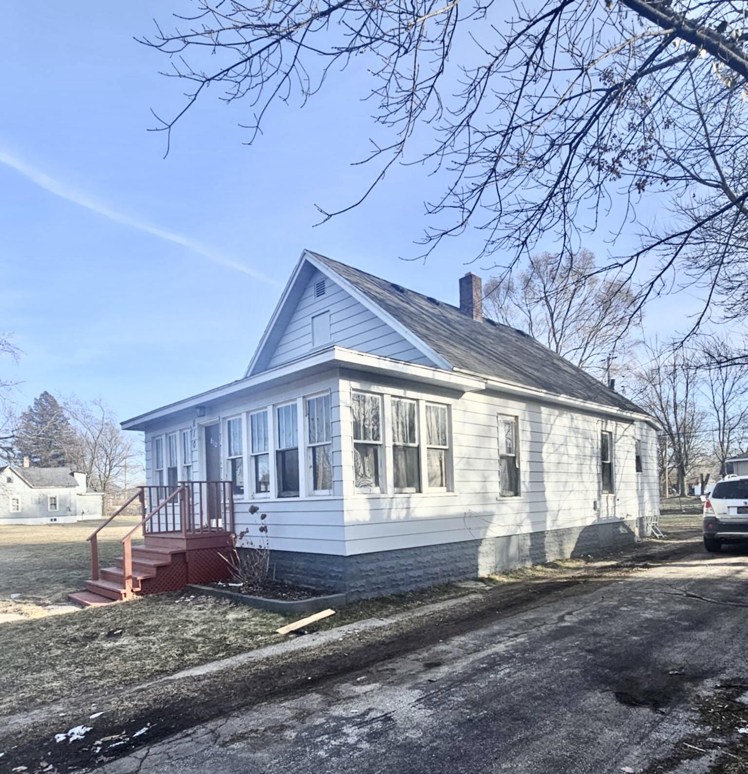 810 Thresher Avenue Benton Harbor MI 49022