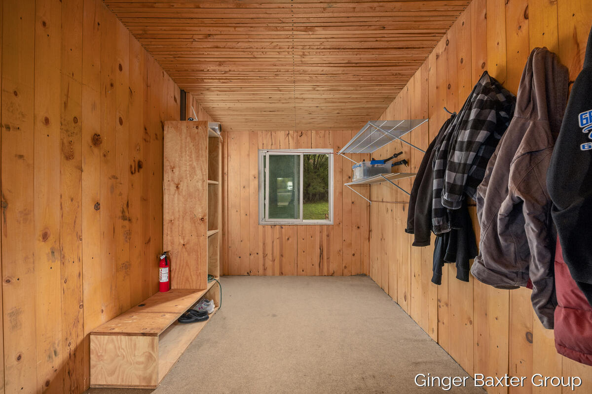 2716 Elmridge Drive NW Grand Rapids MI 49534