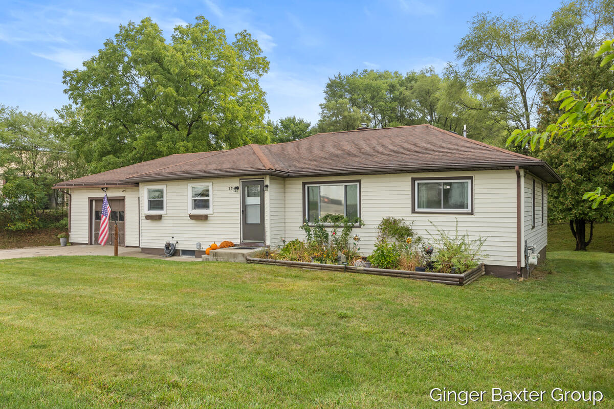 2716 Elmridge Drive NW Grand Rapids MI 49534