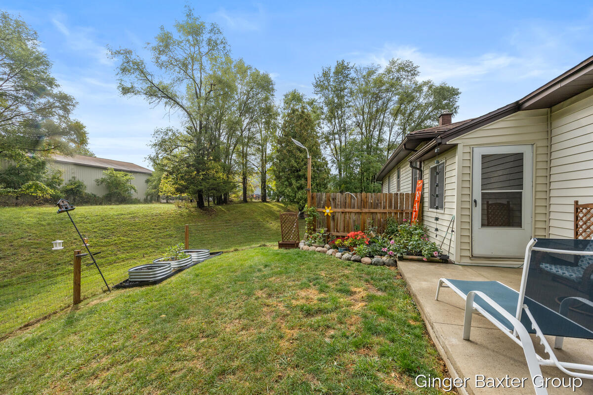 2716 Elmridge Drive NW Grand Rapids MI 49534