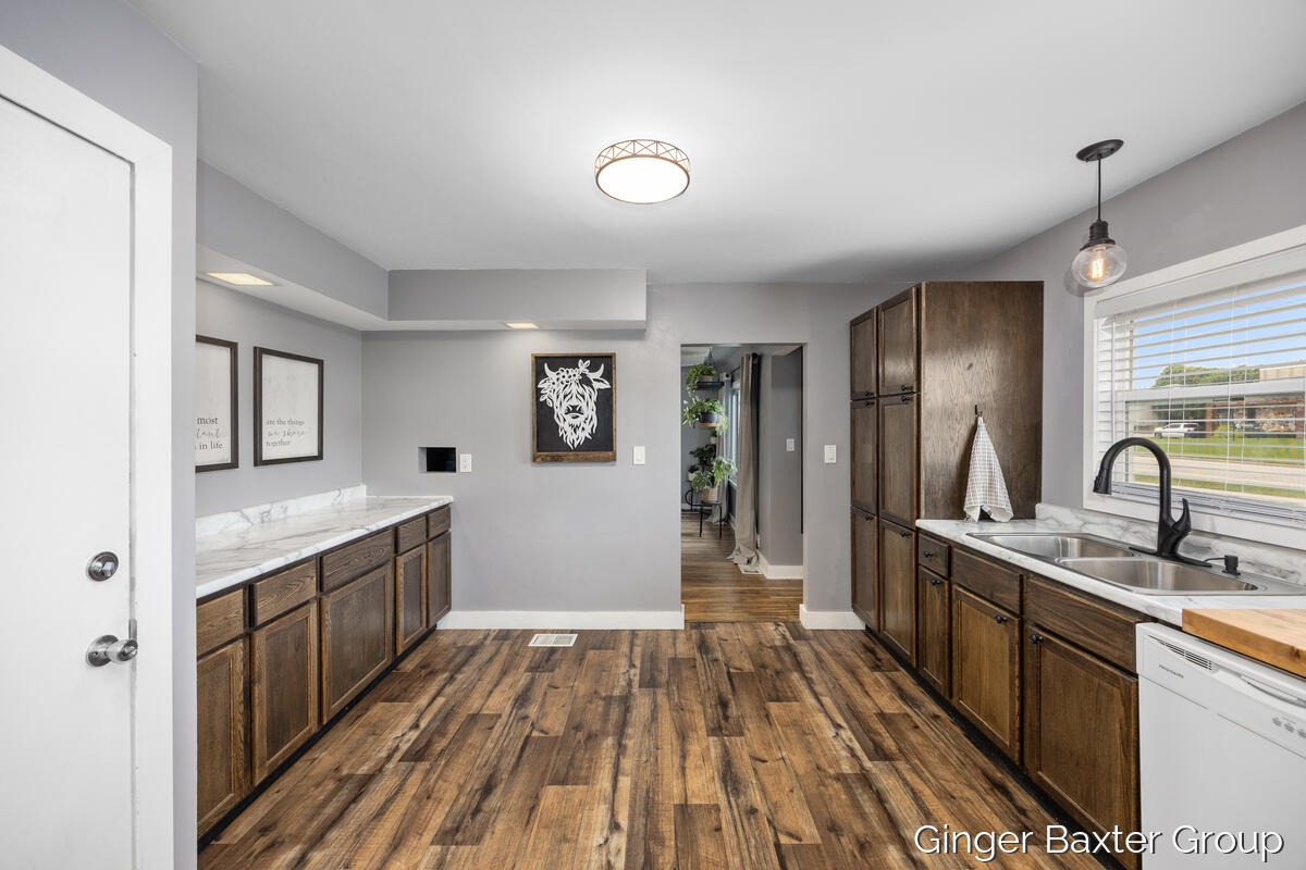 2716 Elmridge Drive NW Grand Rapids MI 49534