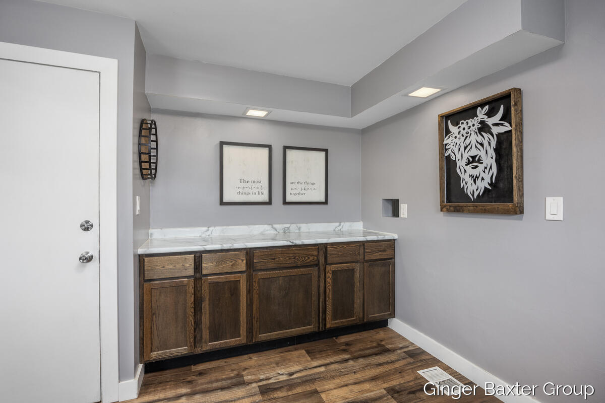 2716 Elmridge Drive NW Grand Rapids MI 49534