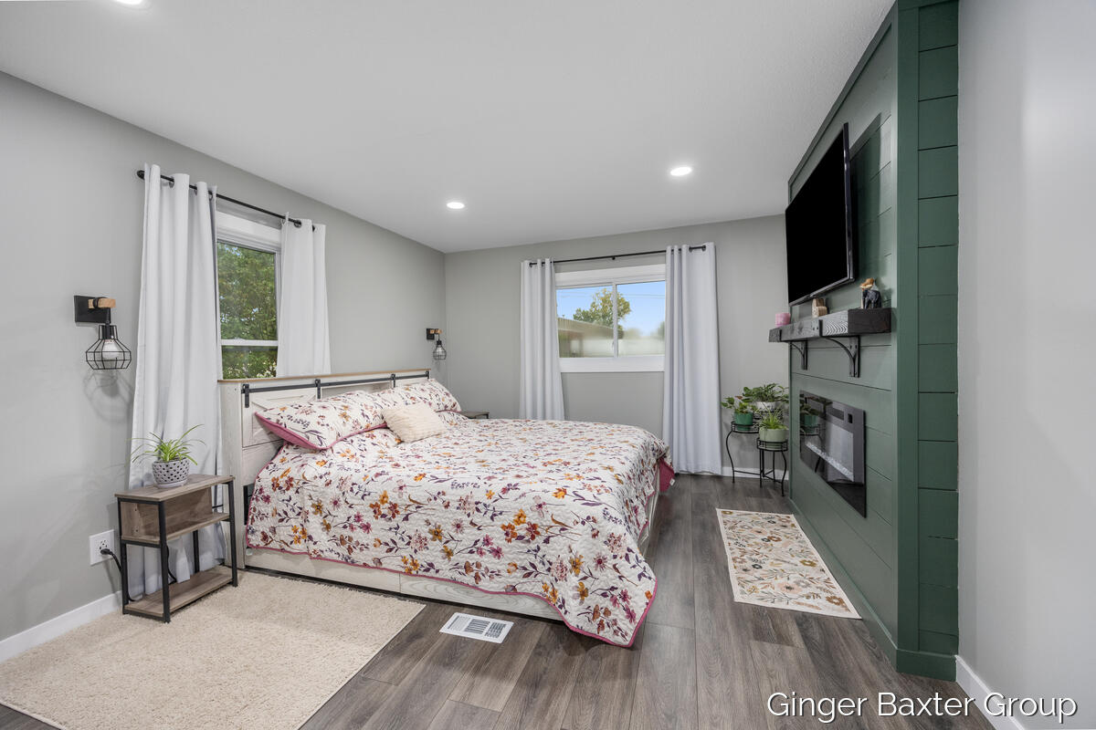 2716 Elmridge Drive NW Grand Rapids MI 49534