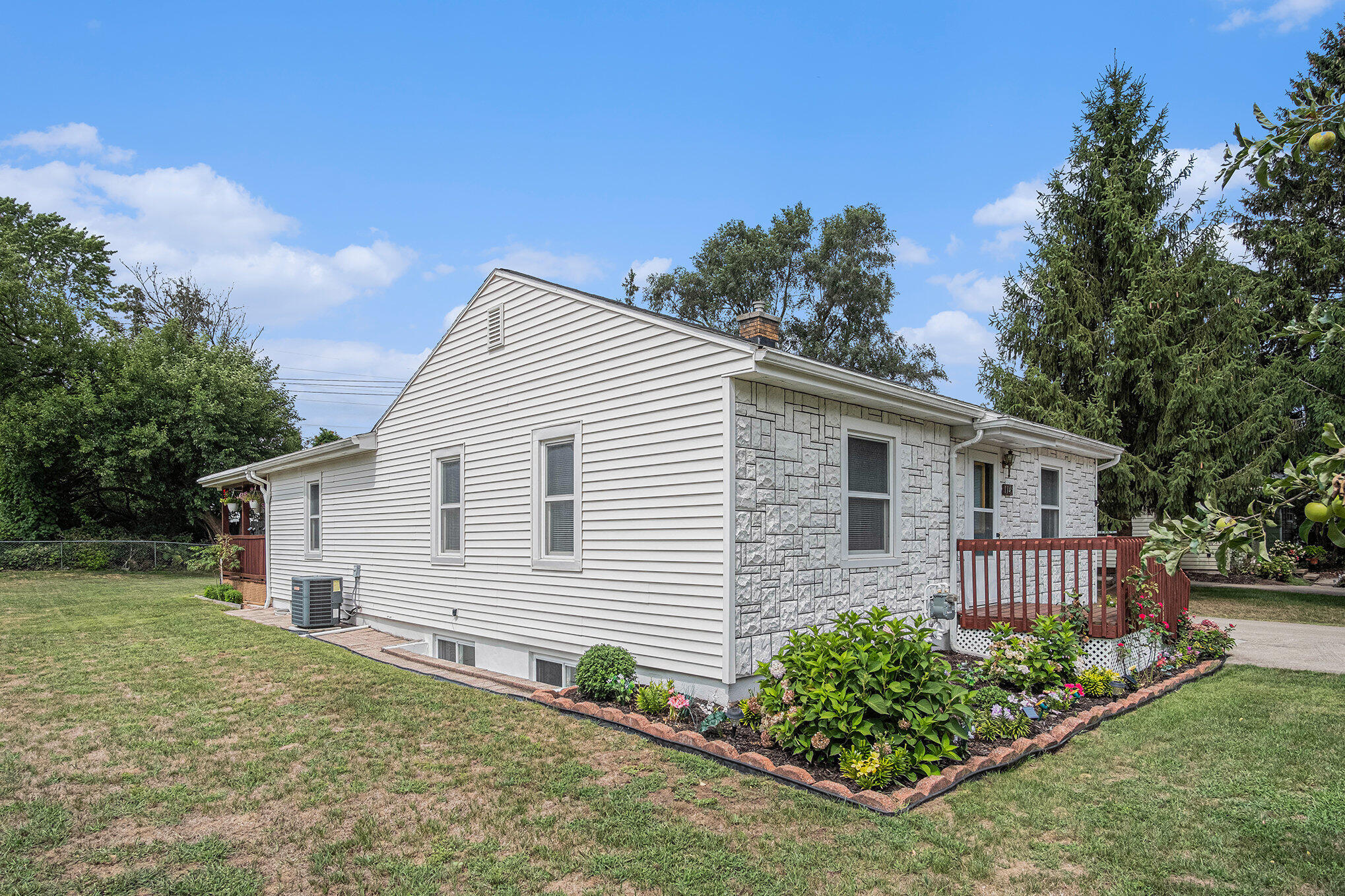 1145 Eastmont Drive SE Grand Rapids MI 49546