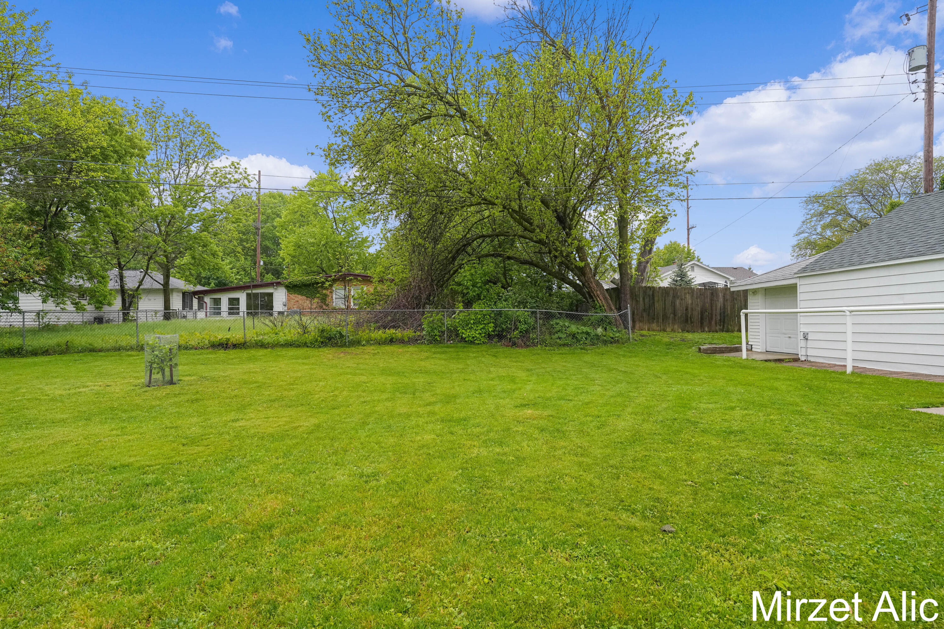 1145 Eastmont Drive SE Grand Rapids MI 49546