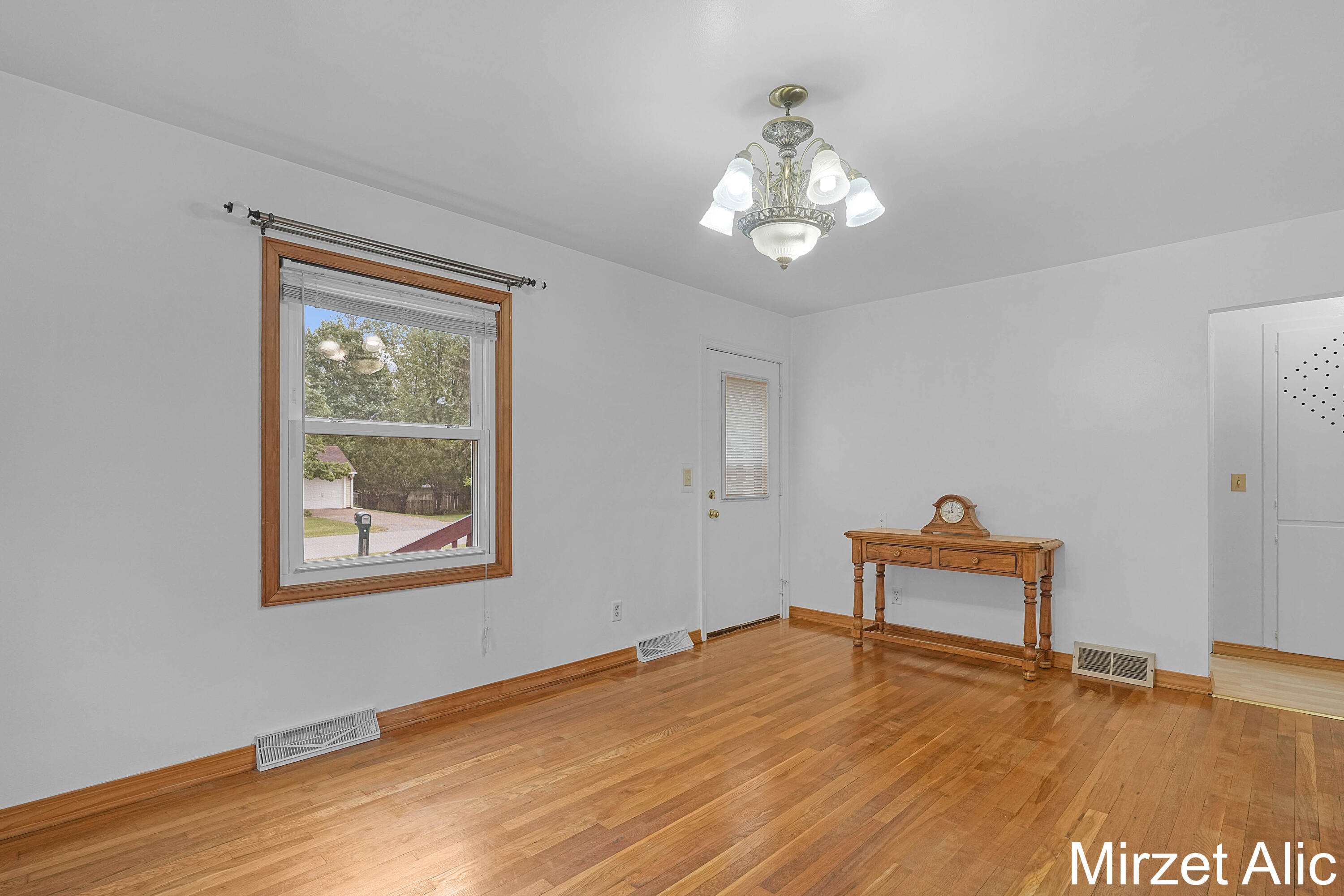 1145 Eastmont Drive SE Grand Rapids MI 49546