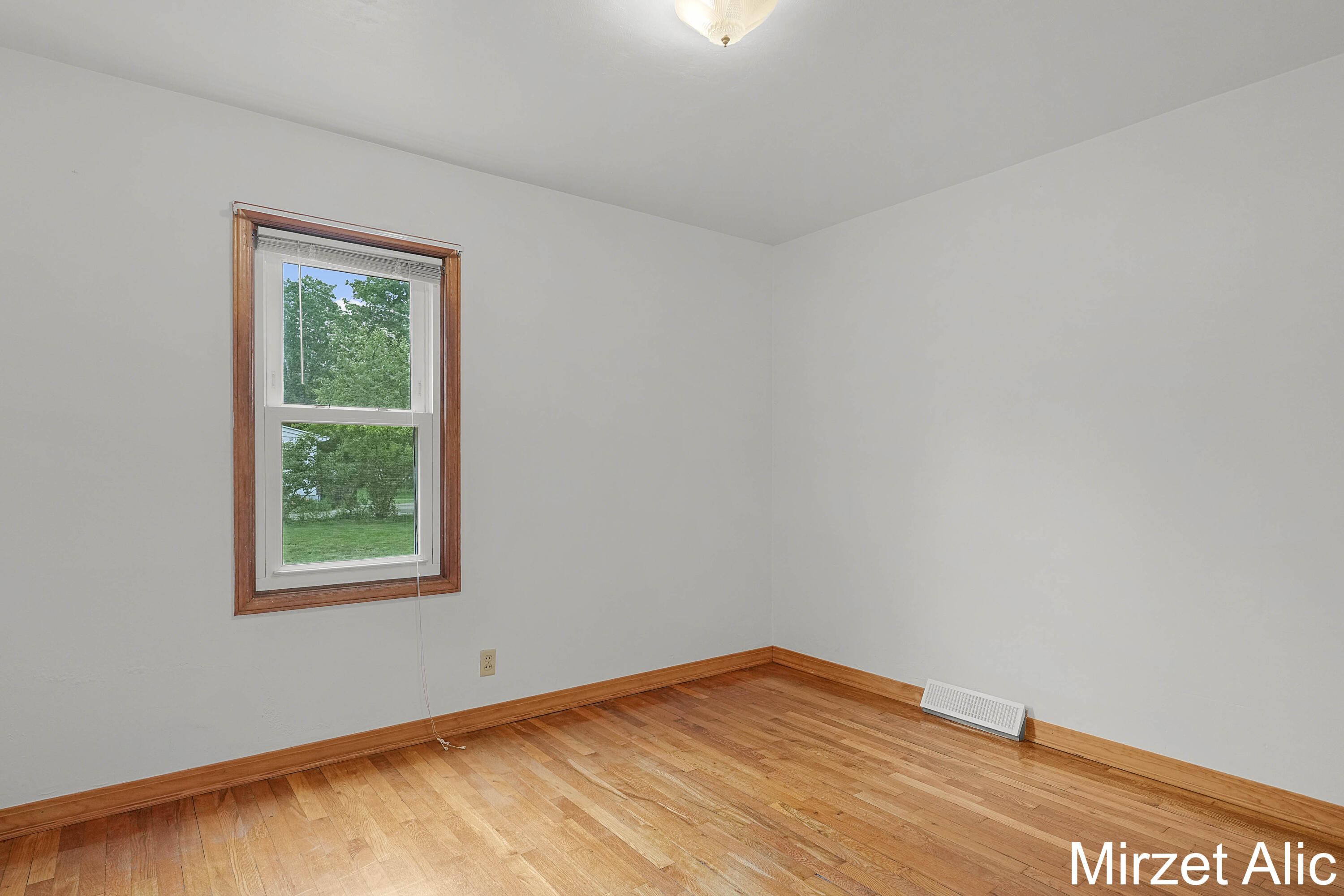 1145 Eastmont Drive SE Grand Rapids MI 49546