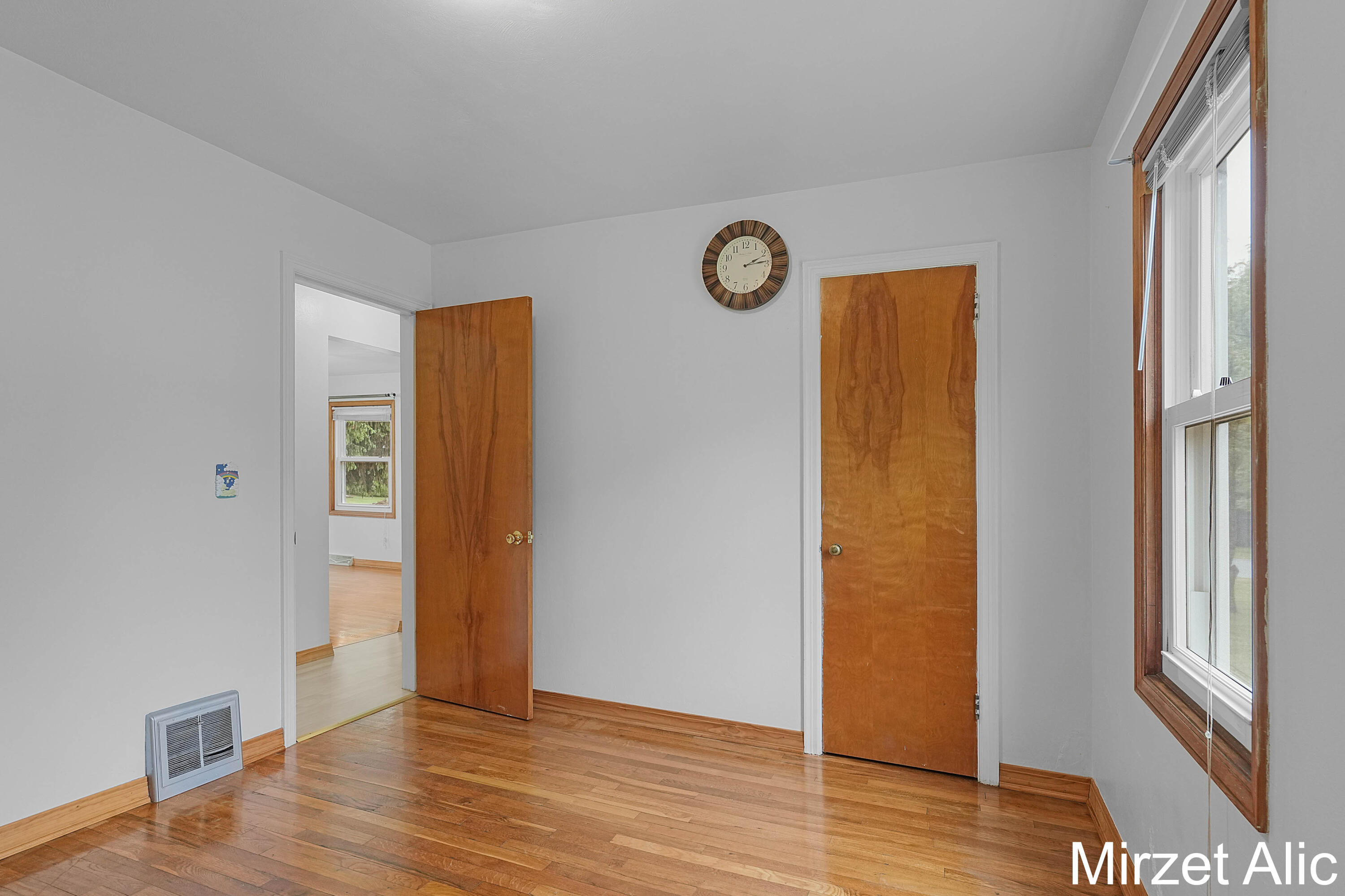 1145 Eastmont Drive SE Grand Rapids MI 49546