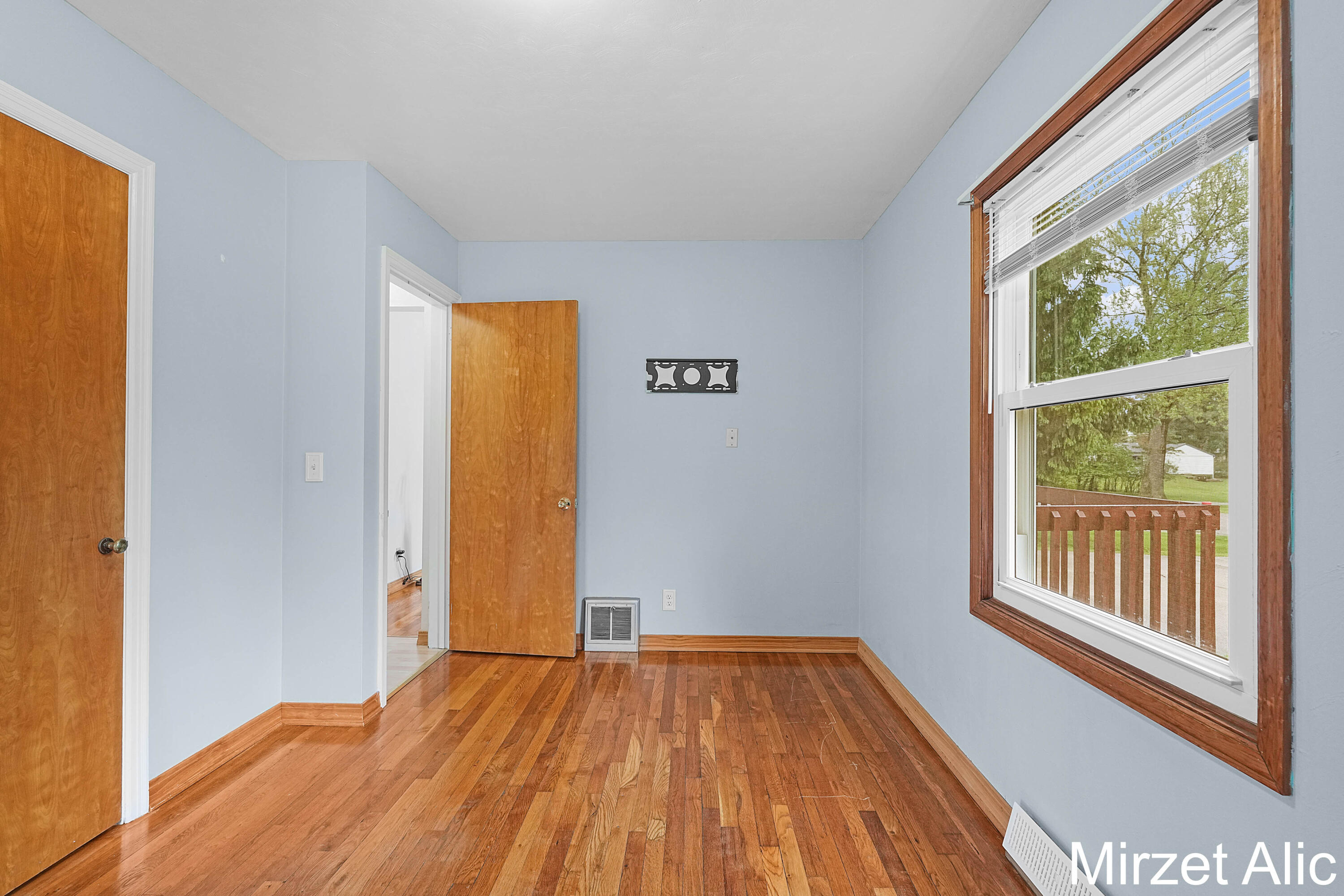 1145 Eastmont Drive SE Grand Rapids MI 49546