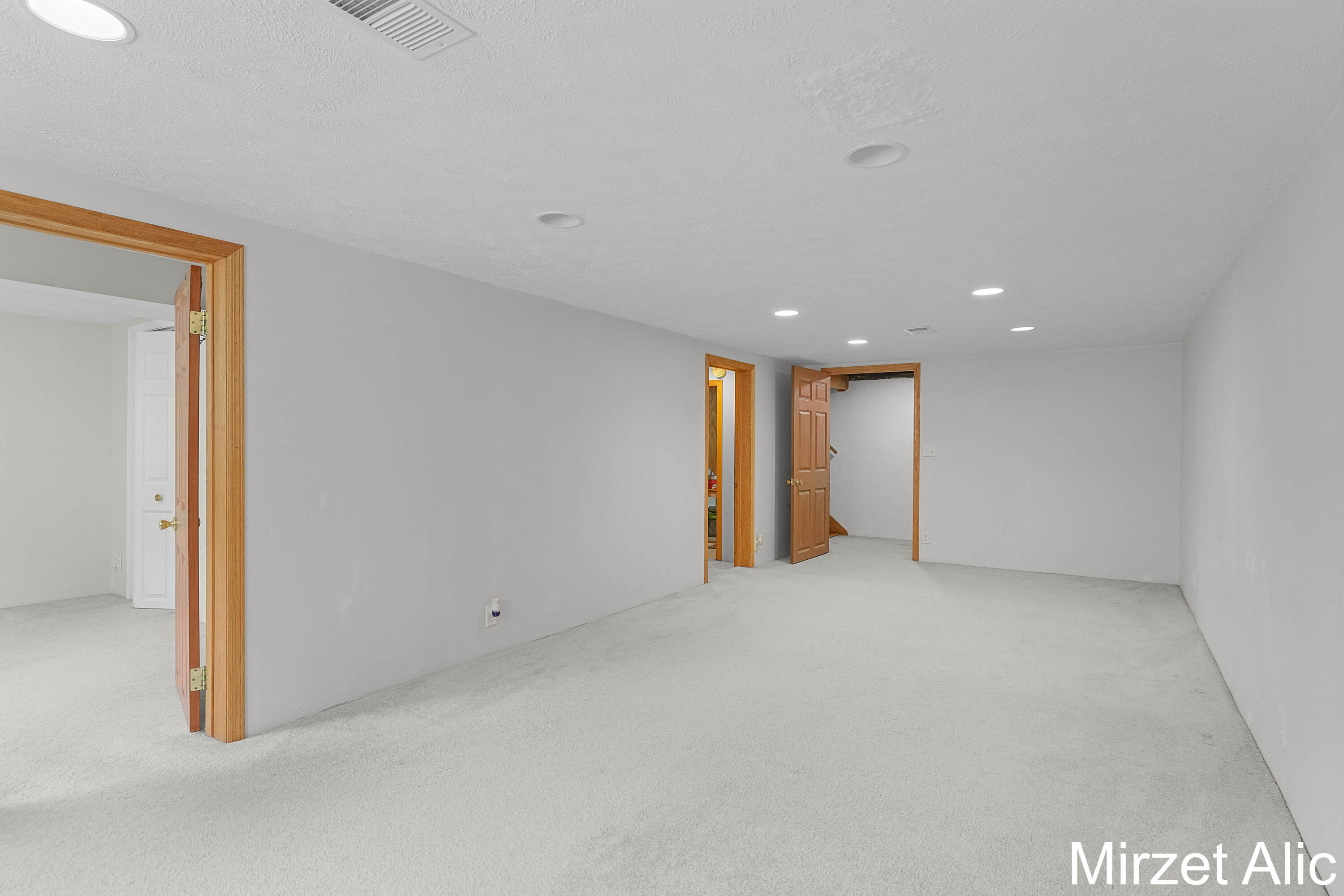 1145 Eastmont Drive SE Grand Rapids MI 49546