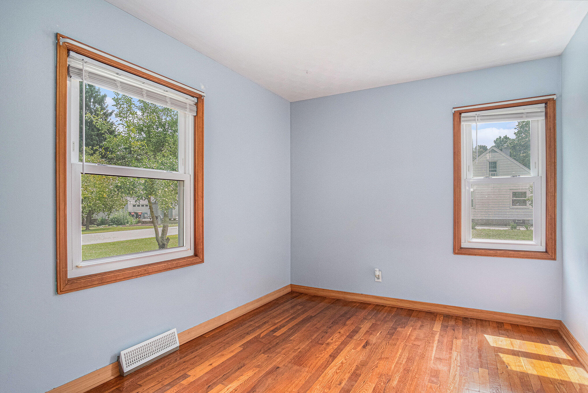 1145 Eastmont Drive SE Grand Rapids MI 49546